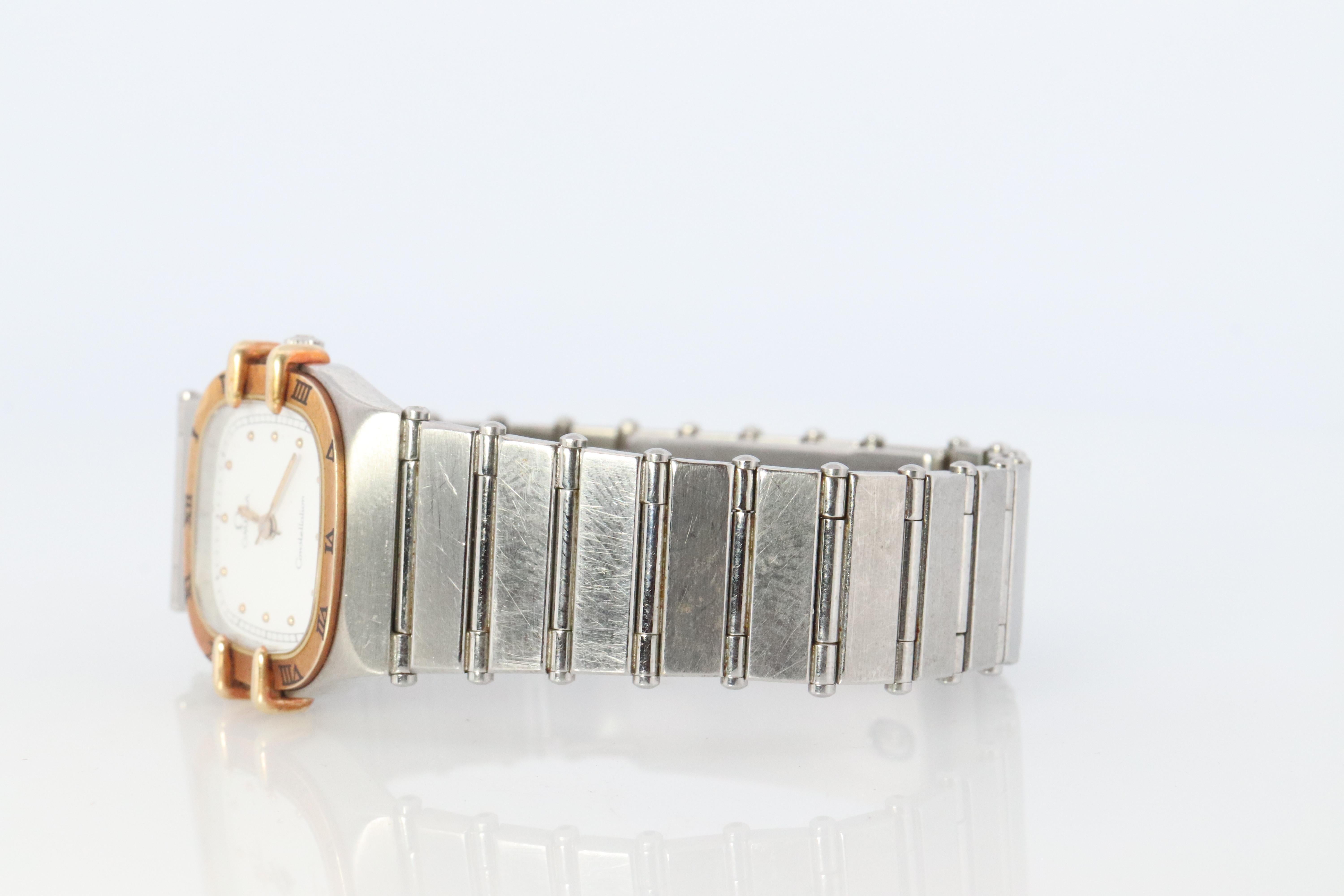 Montre Omega. Omega 1455 Constellation 18k YG et SS pour femmes Bon état - En vente à Port Charlotte, FL