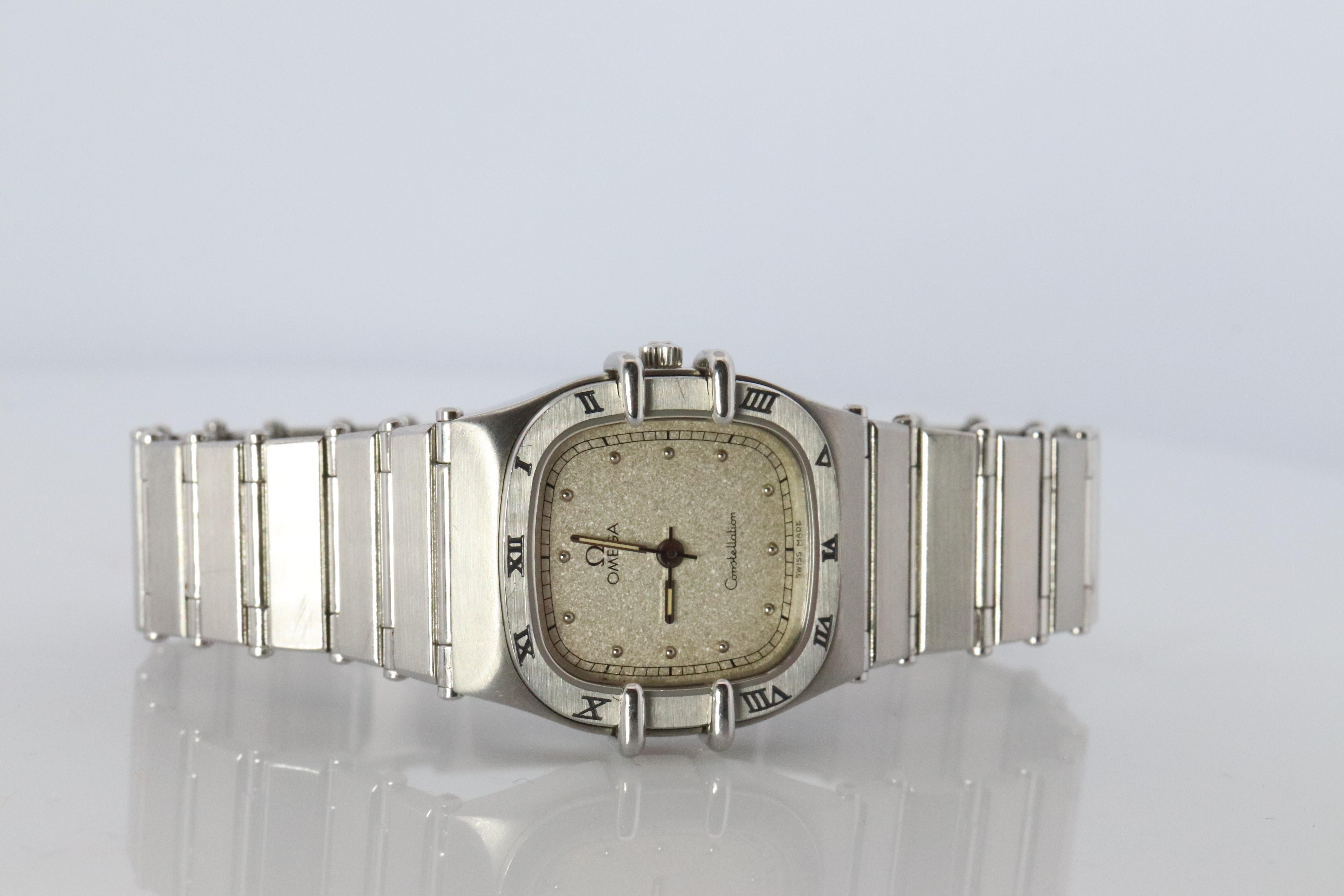 Echtes Omega Constellation Gold Zifferblatt

ref. 795

1455 Cal

Rostfreier Stahl

Zustand: Toller Condit für das Alter. Begrenzte Abnutzung. Neue Batterie installiert. 


Einzelheiten:
23mm Gehäuse
Neue Batterie installiert.
Handgelenkgröße 6,25