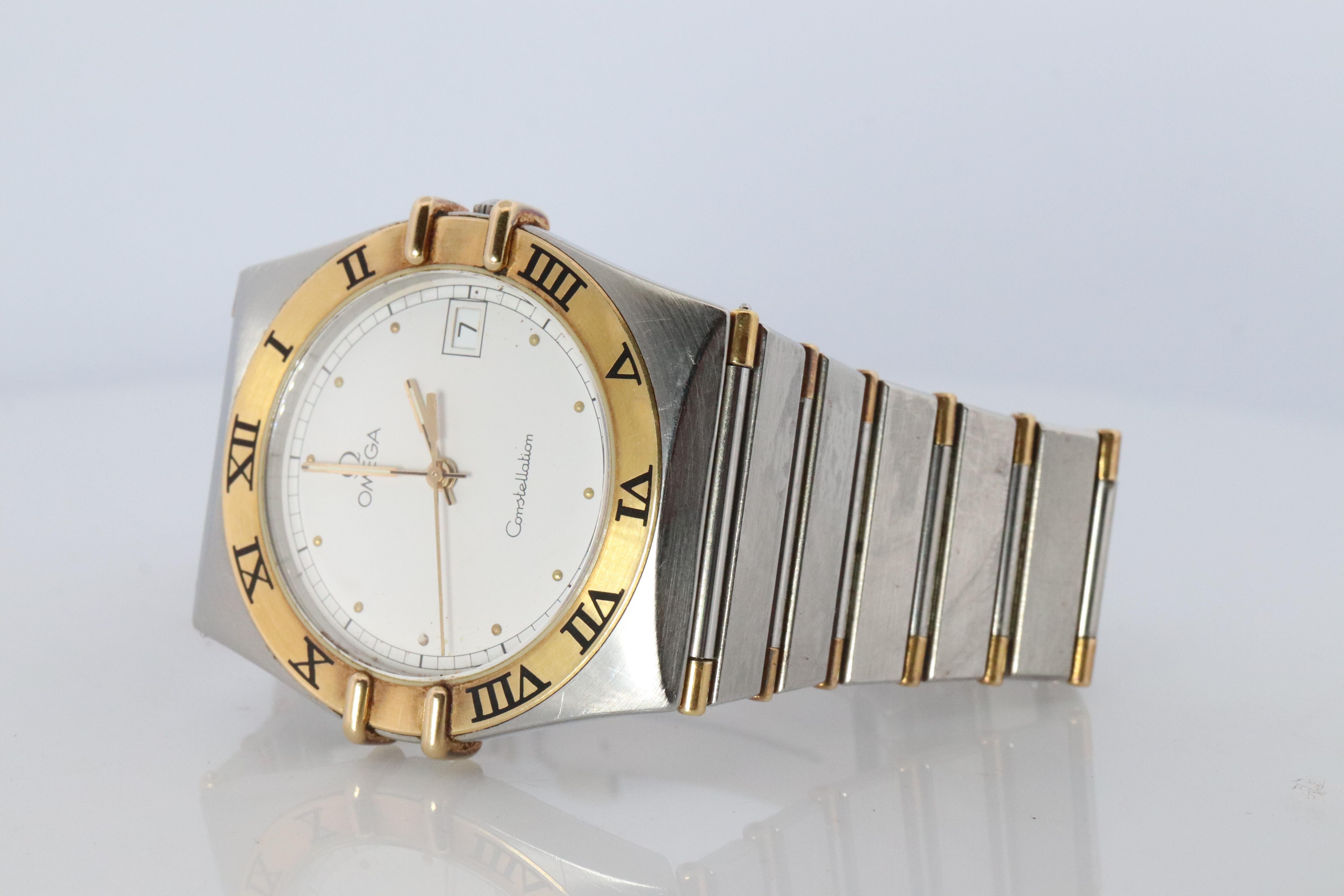 Moderno Omega Watch.  Omega Constellation Quartz 1448 Date Wristwatch. in vendita