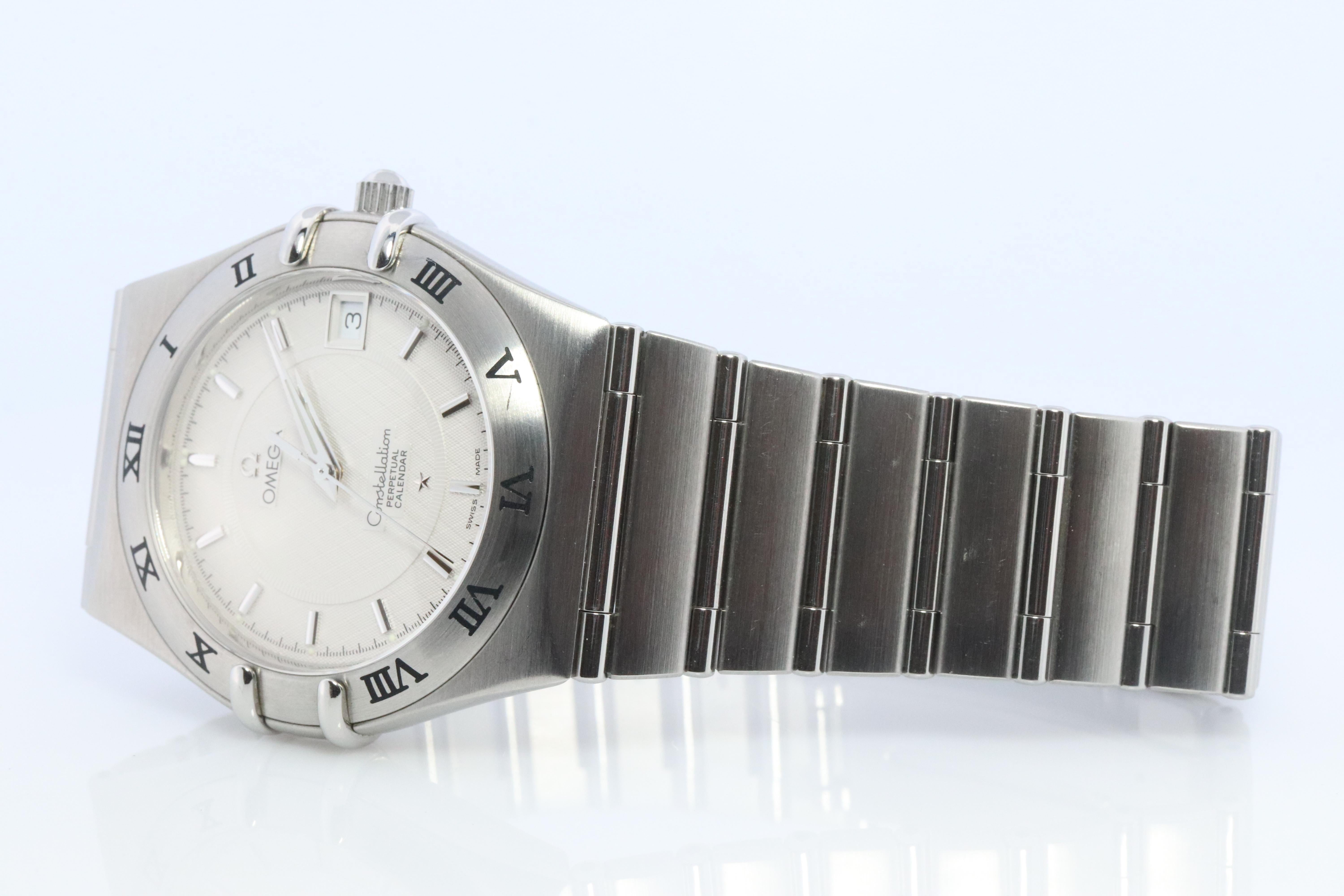 Omega Watch.  Omega Constellation Quartz 1552 Date Wristwatch. Mens Omega In Good Condition For Sale In Port Charlotte, FL