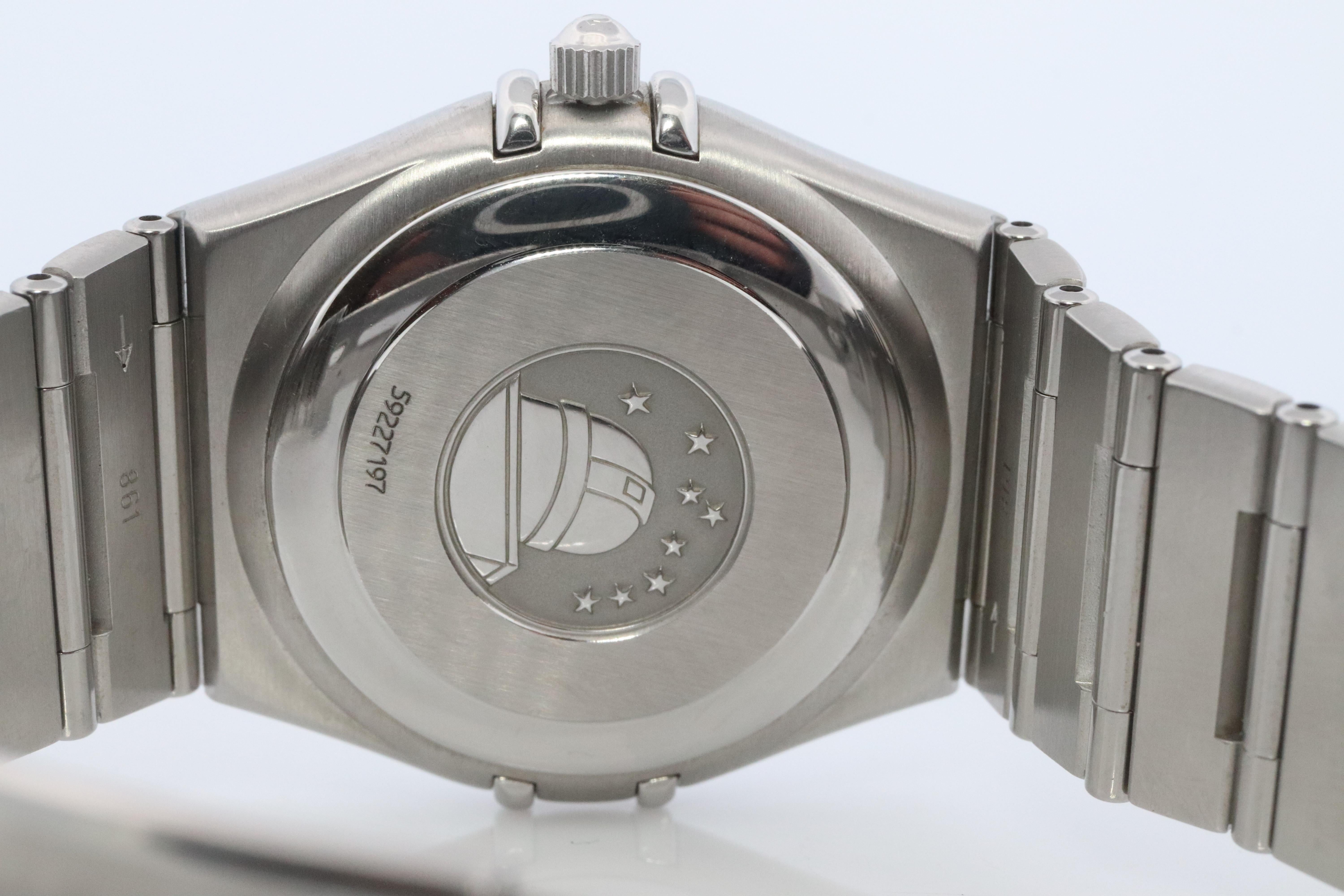 Omega Watch.  Omega Constellation Quartz 1552 Date Wristwatch. Mens Omega For Sale 2