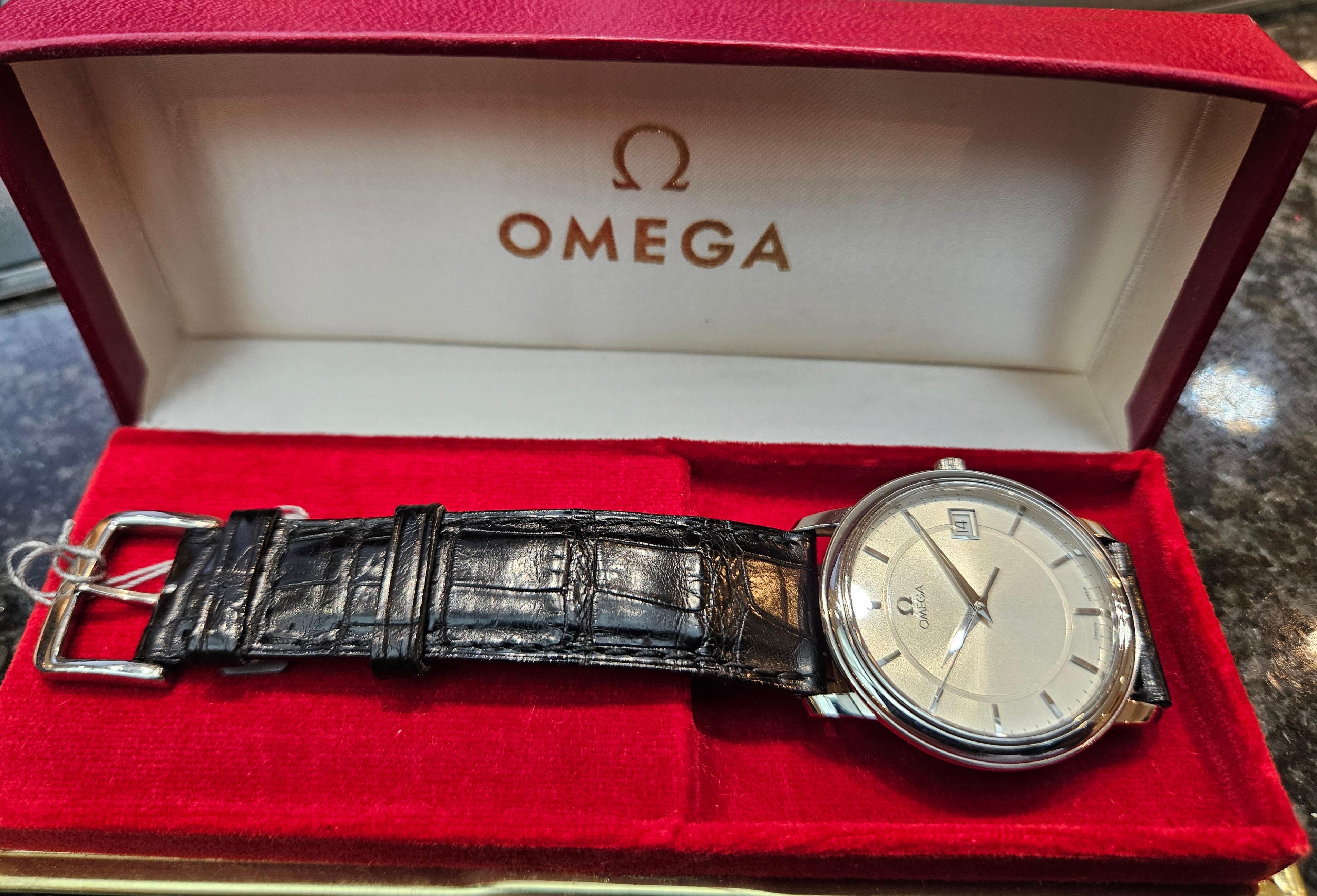 Omega Wrist Watch, Steel, Quartz, Top Condition For Sale 9