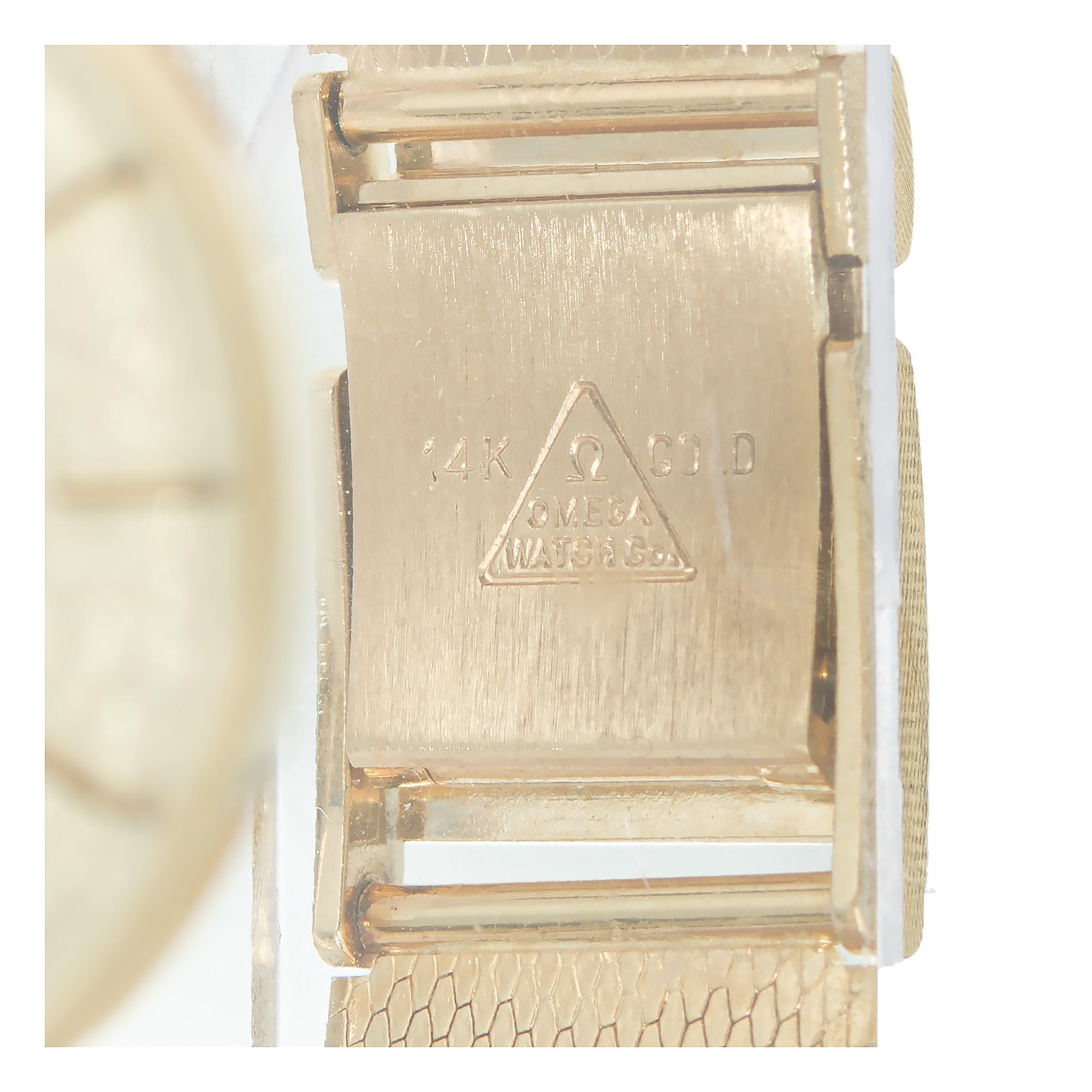 Omega Yellow 14k Gold Unisex Mid-Century Mesh Dress Wristwatch For Sale 1