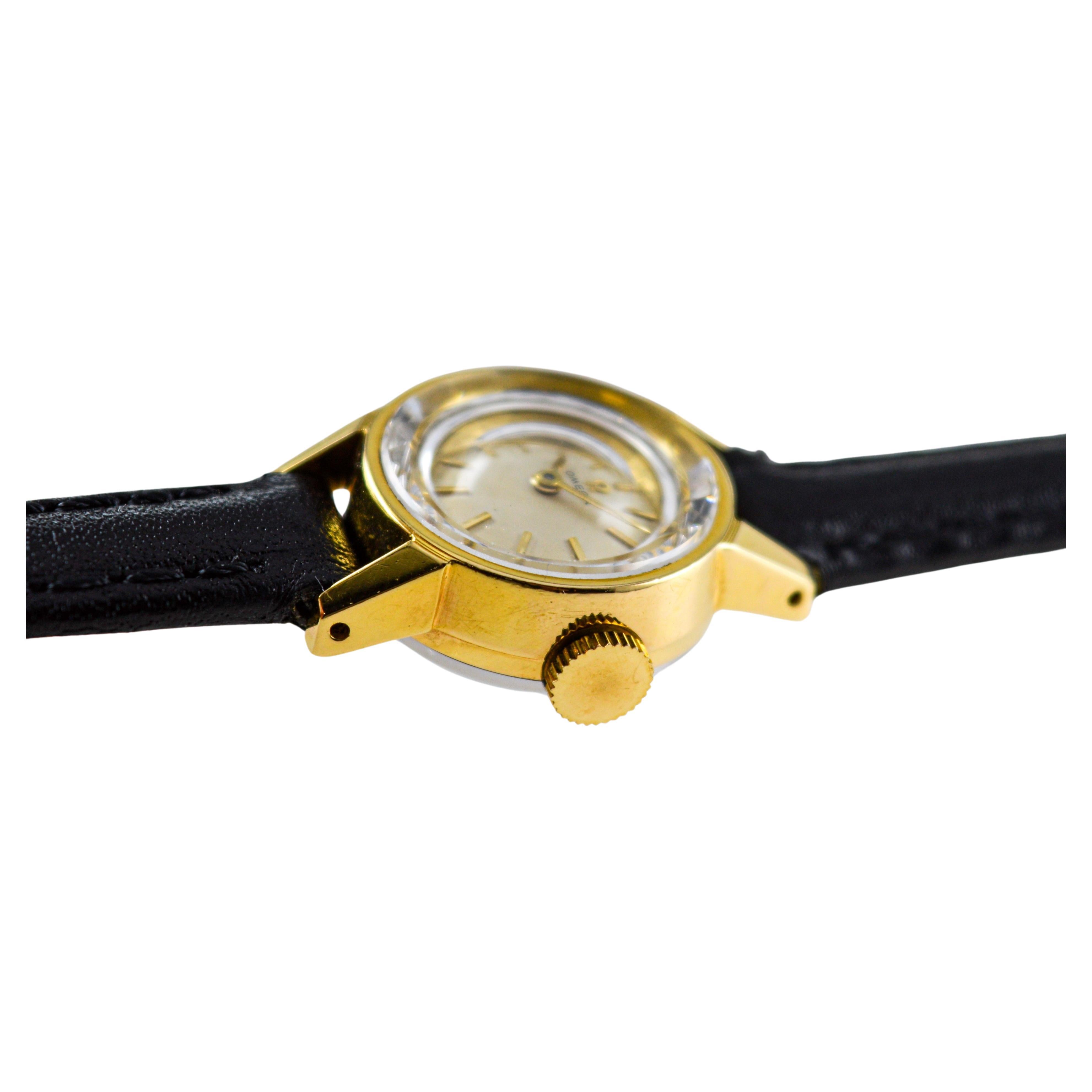 Omega Yellow Gold Filled Mid Century Design Ladies Watch in New Condition (Montre pour dames en or jaune au design du milieu du siècle en état neuf)  7