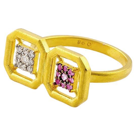 Omen Antiker Doppelgoldring aus Doppelgold mit Diamant und rosa Saphir