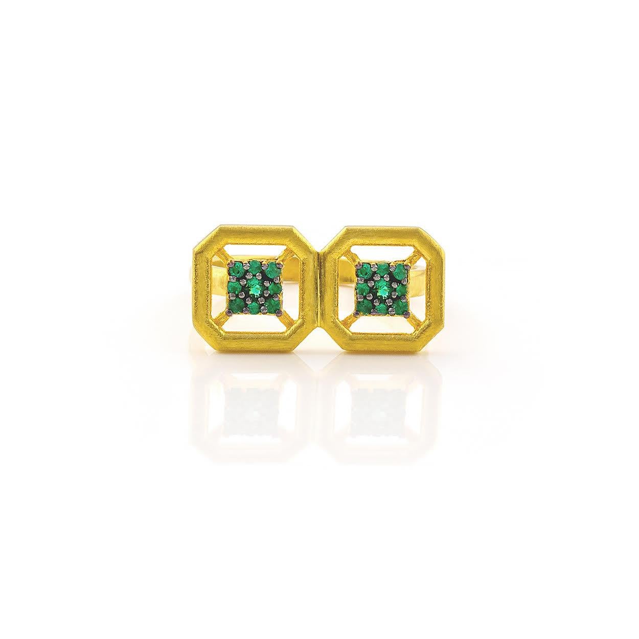 Artist Omen Ancient Double Gold Ring with Emerald For Sale