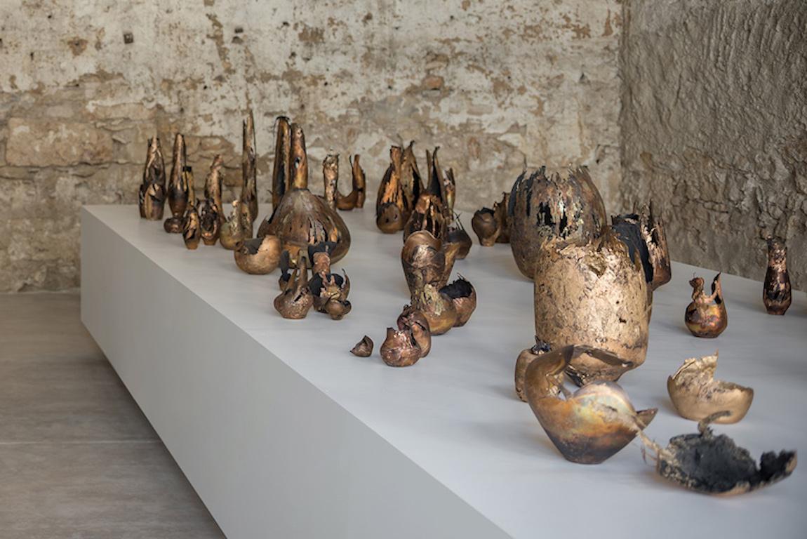 Canadese Serie 113 di Omer Arbel, Vaso unico N66 in lega di rame fuso in vetro in vendita