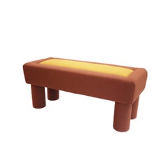 Banc Omera en hêtre massif, panneau de particules et mousse HR par Popus Editions