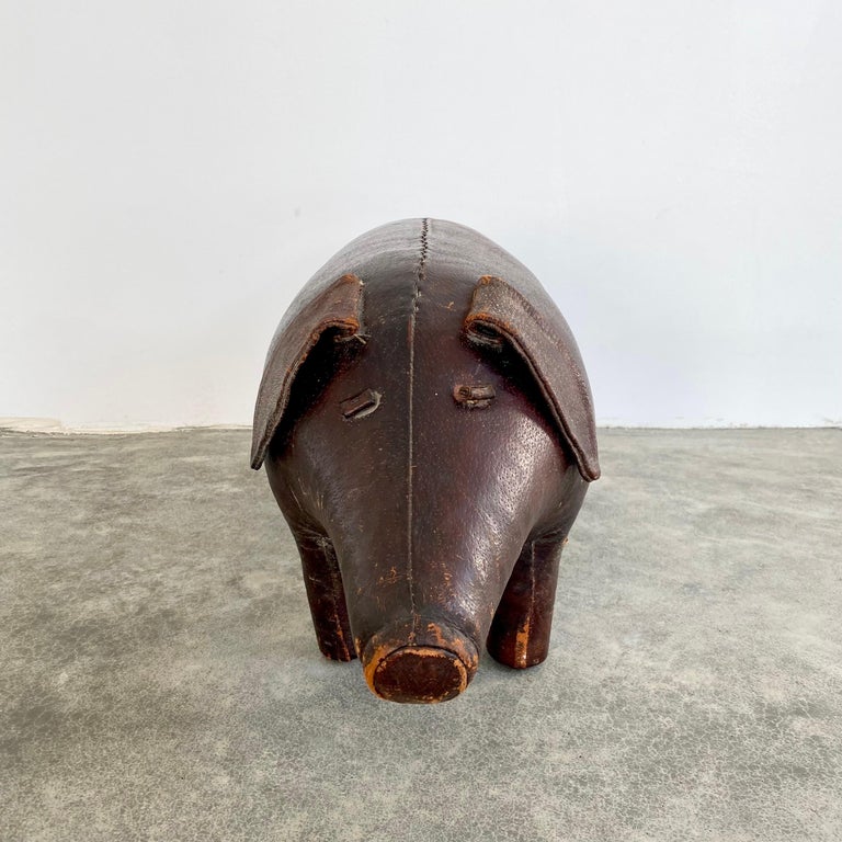 Omersa Leather Pig In Good Condition For Sale In Los Angeles, CA