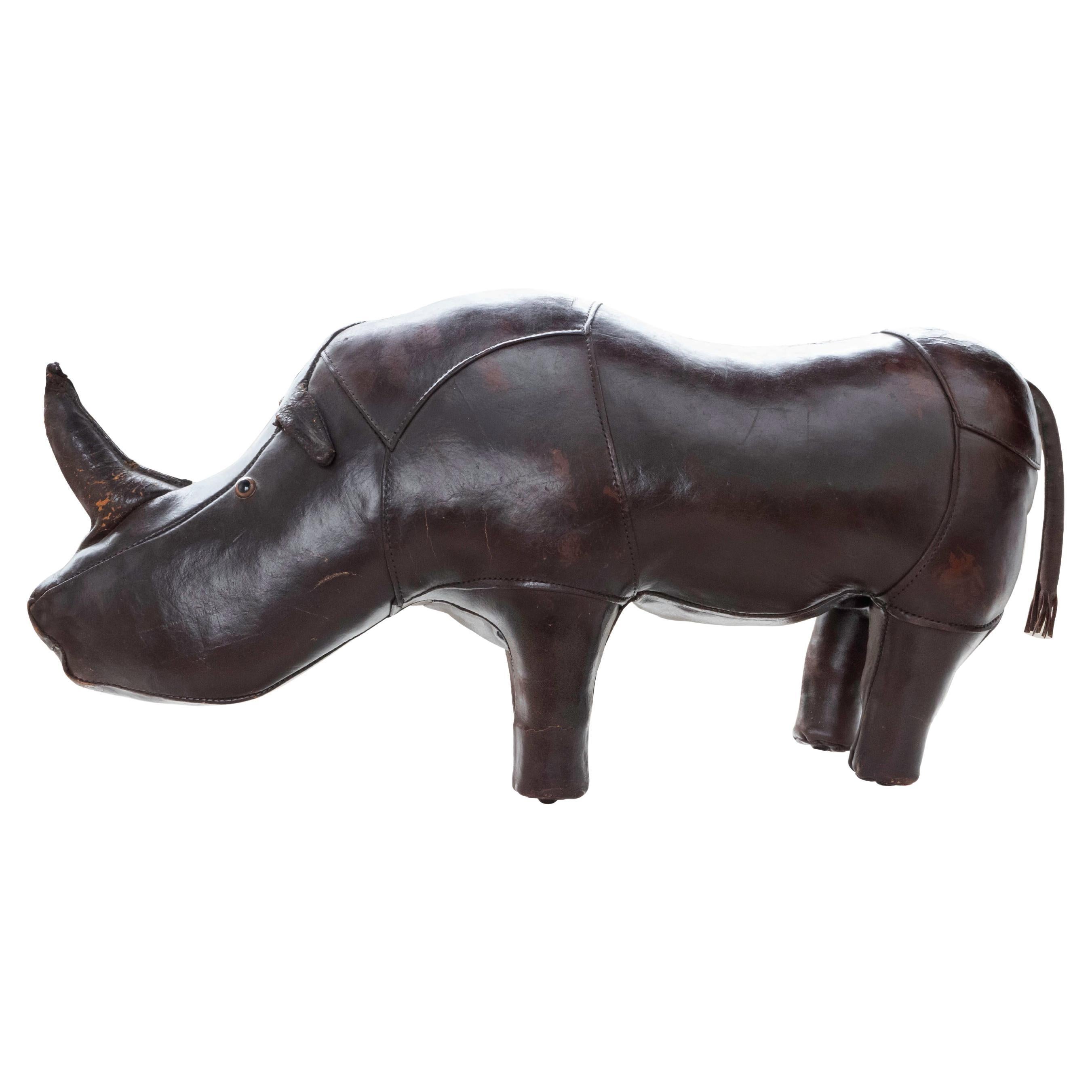 Omersa Made in England Handgefertigtes Leder Nashorn Fußhocker / Ottomane CIRCA 1960s im Angebot