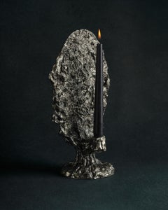 Omnia Vanitas Vanité 29 Kerzenleuchter aus patinierter Bronzeguss von William Guillon