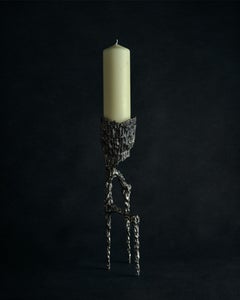 Omnia Vanitas Vanité 33, candélabre en bronze coulé patiné, par William Guillon