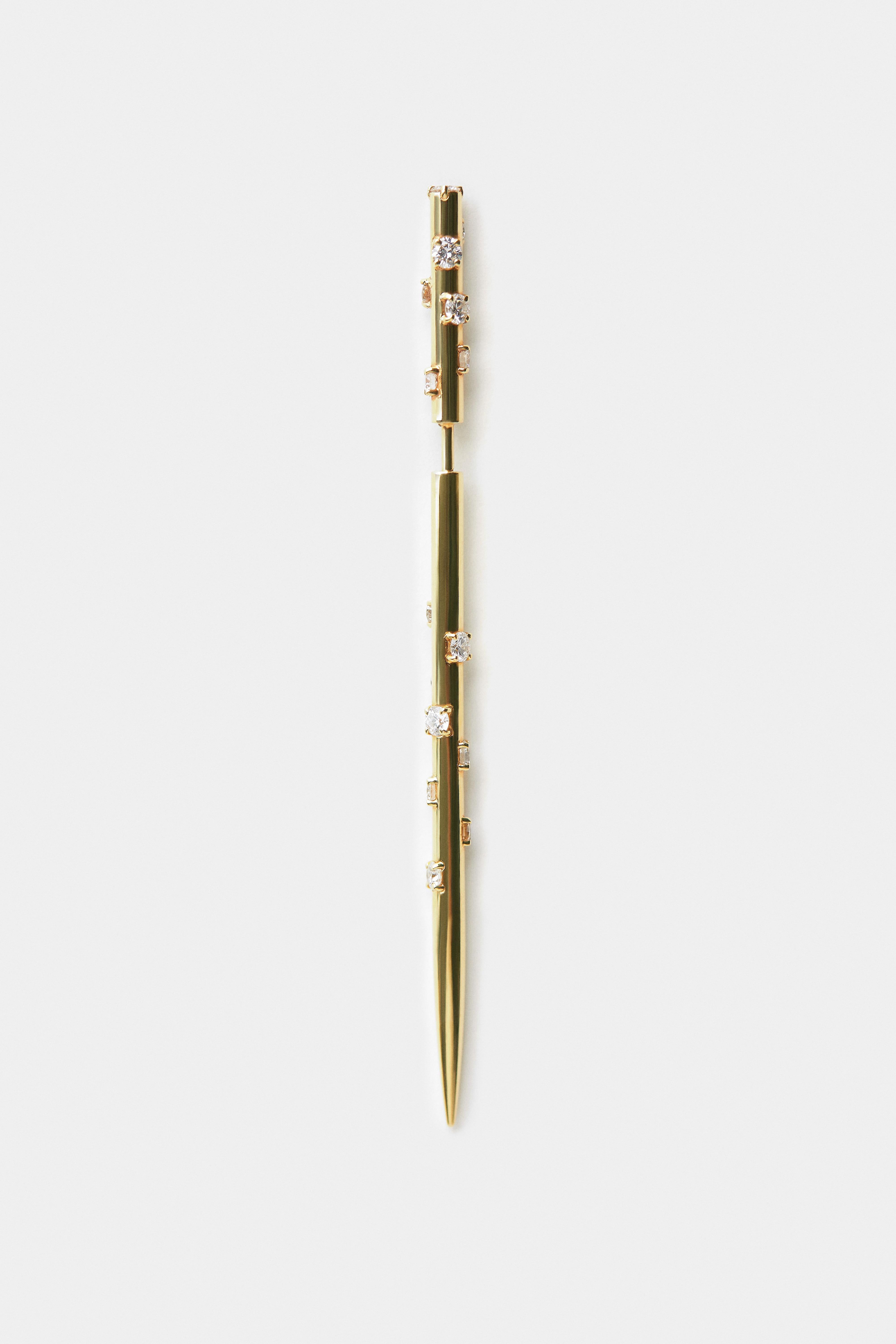 18k yellow gold ear pin with lab diamonds 2,7 mm
stones q-ty: 19
size 8 cm (2 cm + 6 cm)