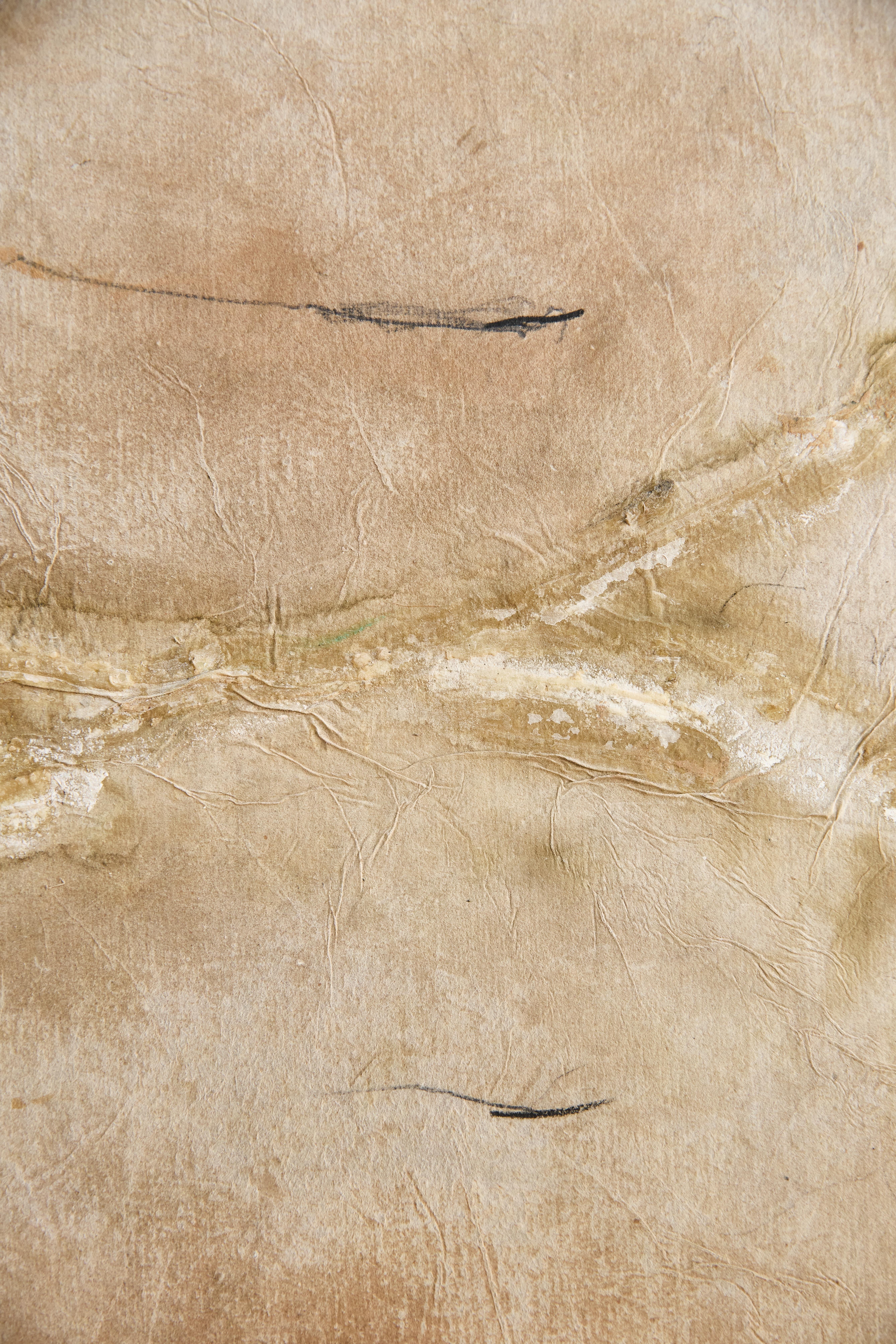 Auf Hansen Abstrakte Mischtechnik in Erdtönen mit gestischen Markierungen, 2025 (Grau), Abstract Painting, von On Hansen