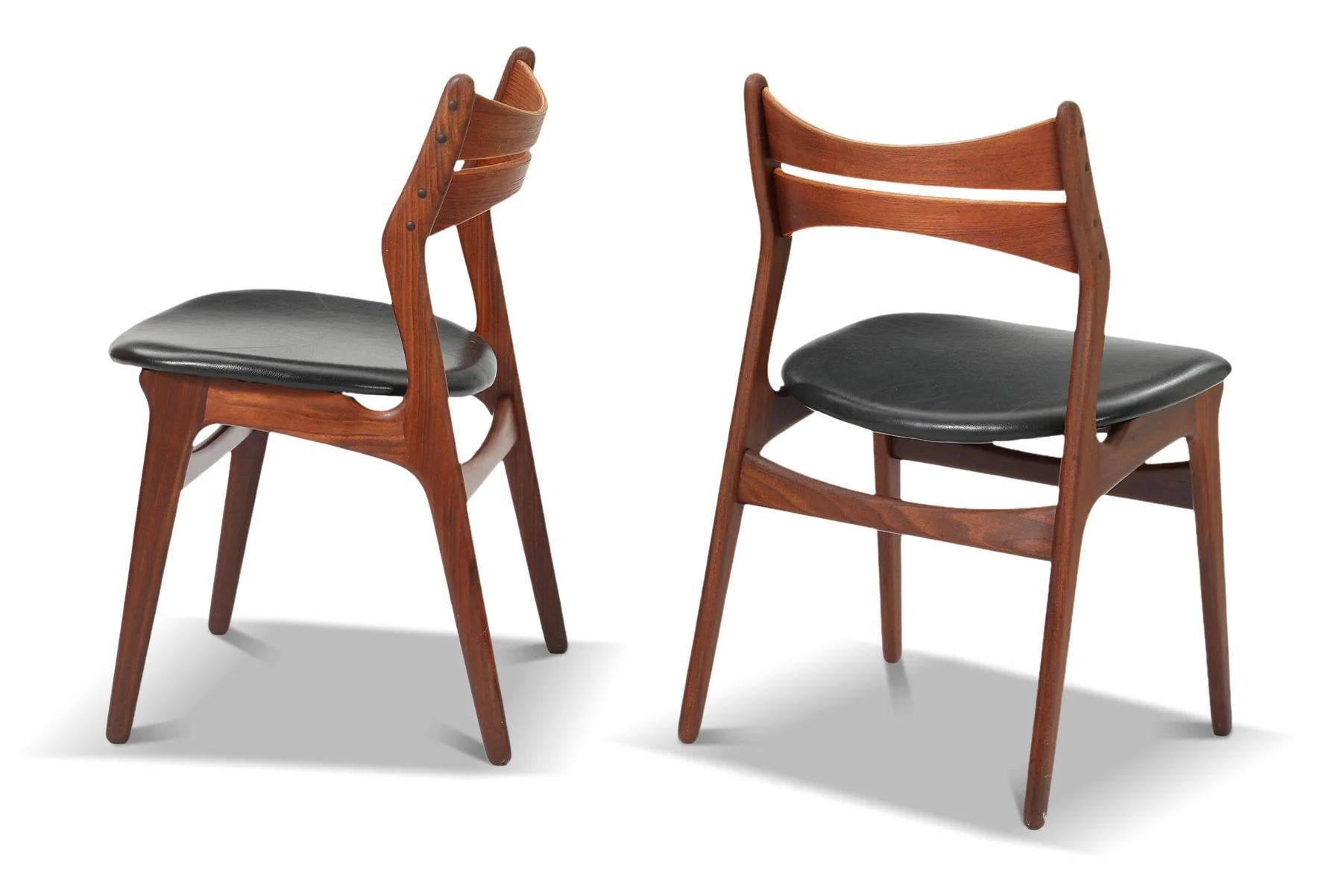 Mid-Century Modern Set of Four Erik Buch Model 310 Dining Chairs in Teak For Sale