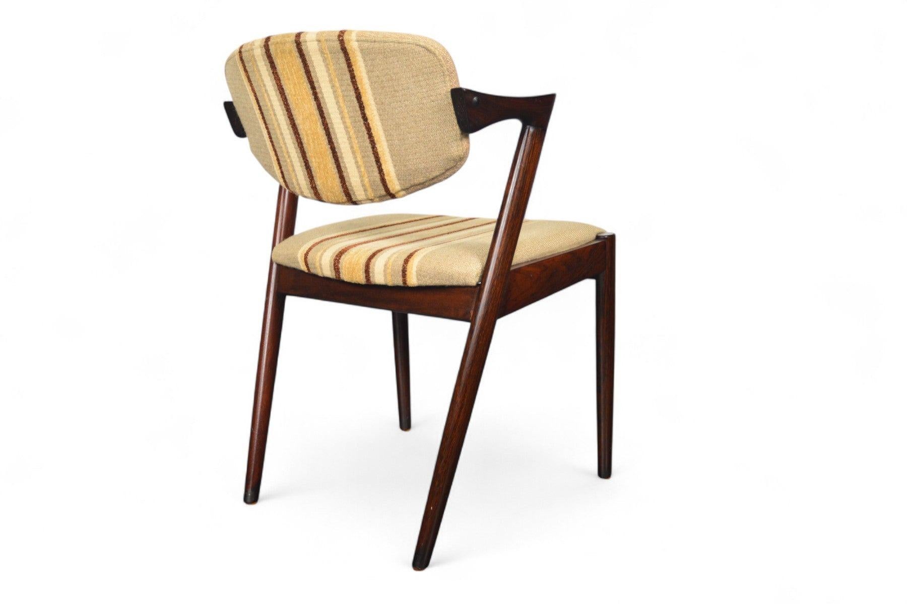 En espera - Juego de seis sillas de comedor Kai Kristiansen Modelo 42 en palisandro + raya en venta 4