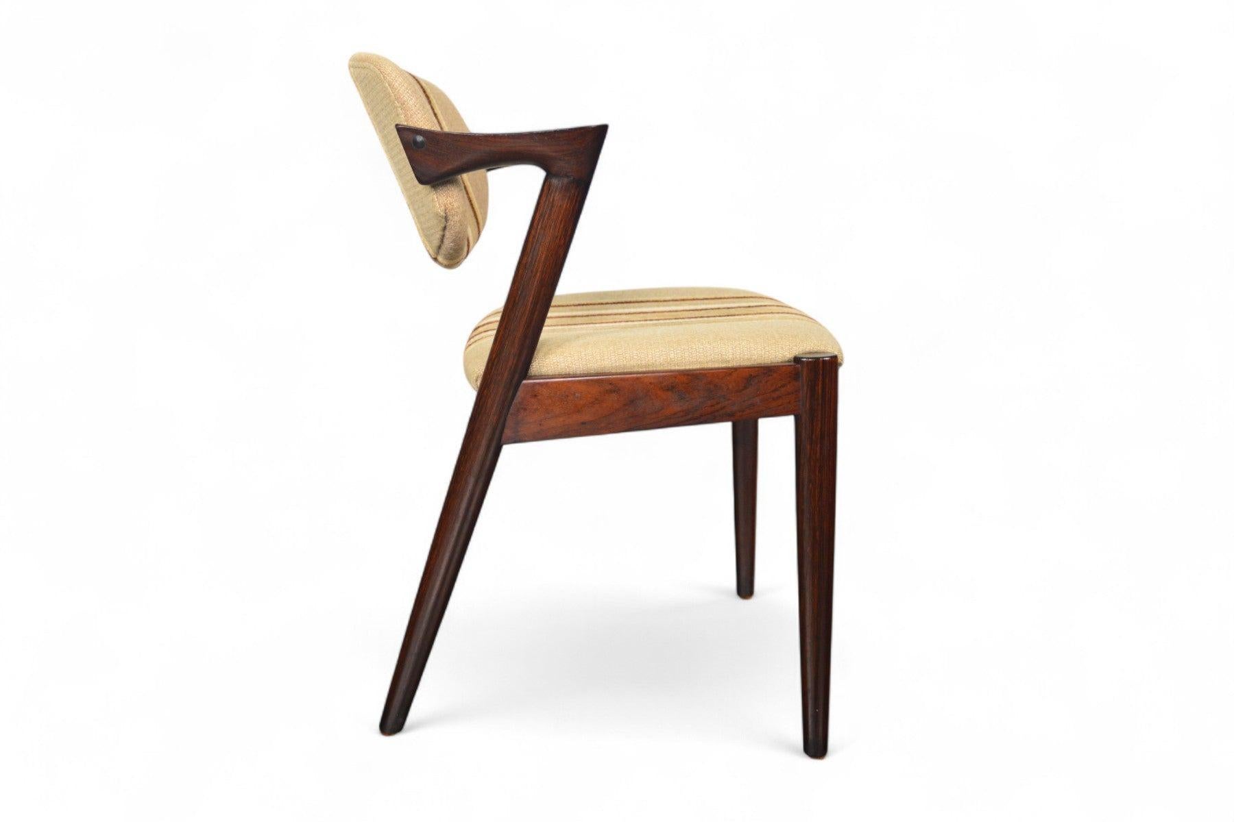 En espera - Juego de seis sillas de comedor Kai Kristiansen Modelo 42 en palisandro + raya en venta 2