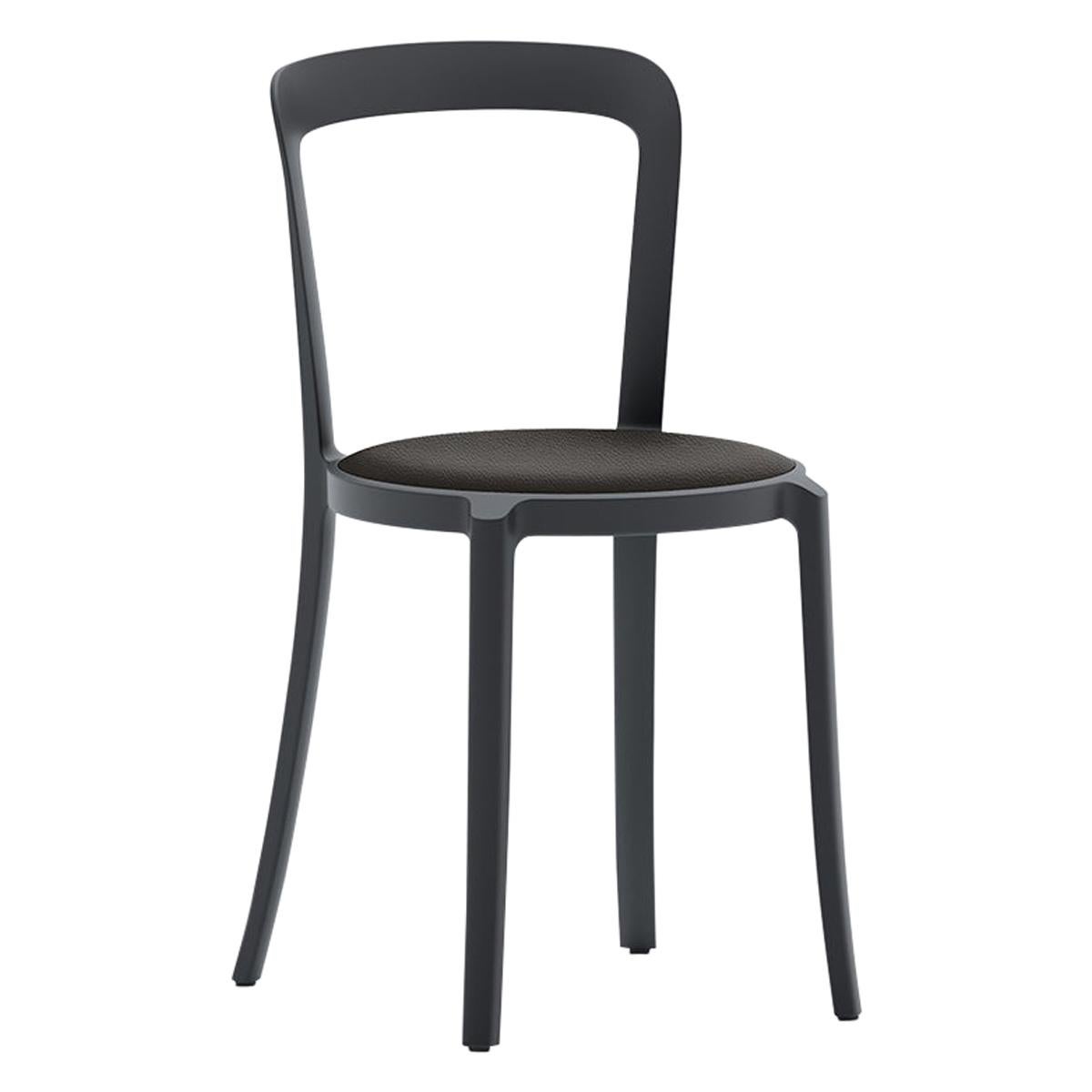 Stapelbarer Stuhl On & On aus Kunststoff mit schwarzem Leder von Barber & Osgerby im Angebot