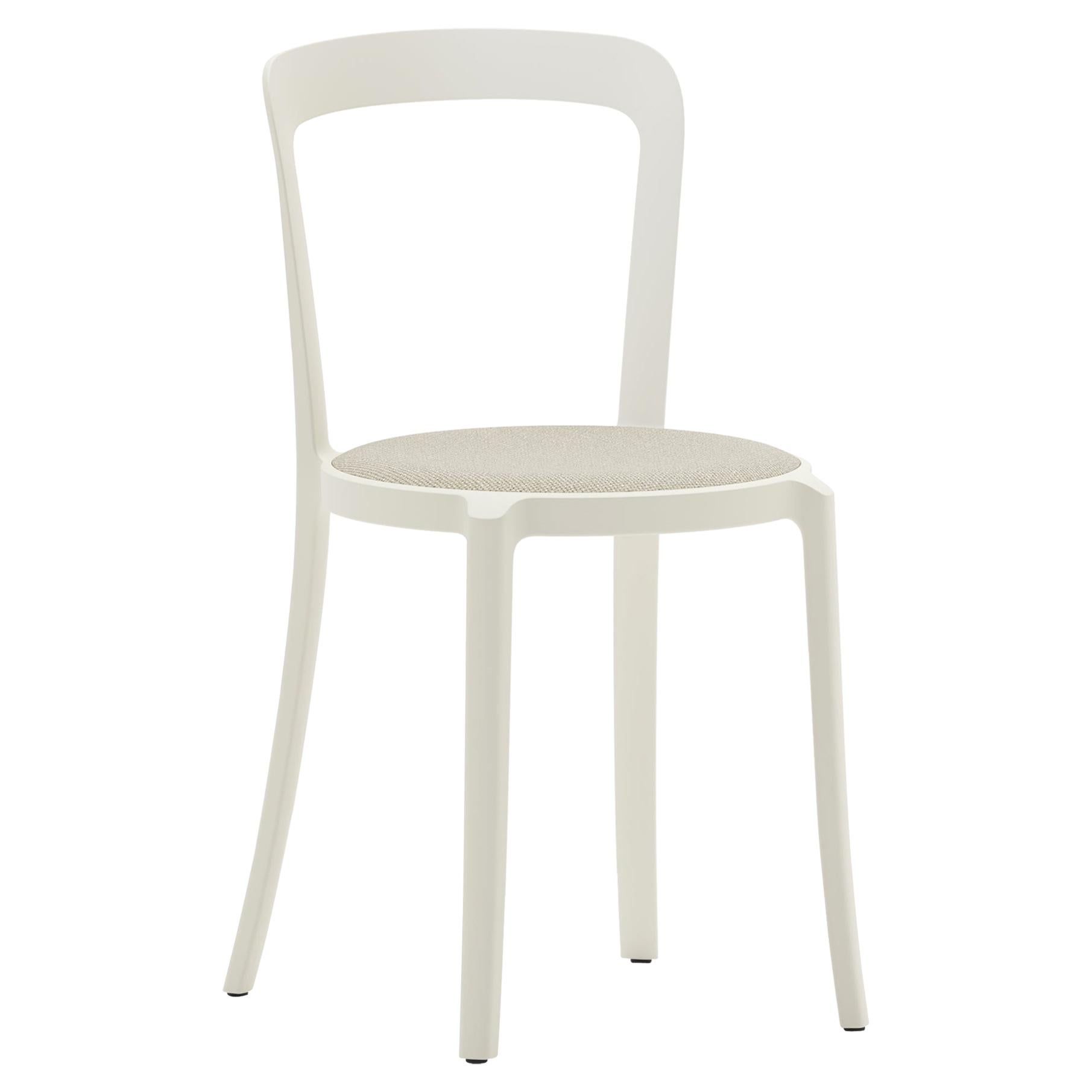 Stapelbarer Stuhl On & On aus Kunststoff mit weißem Stoff 2 von Barber & Osgerby im Angebot