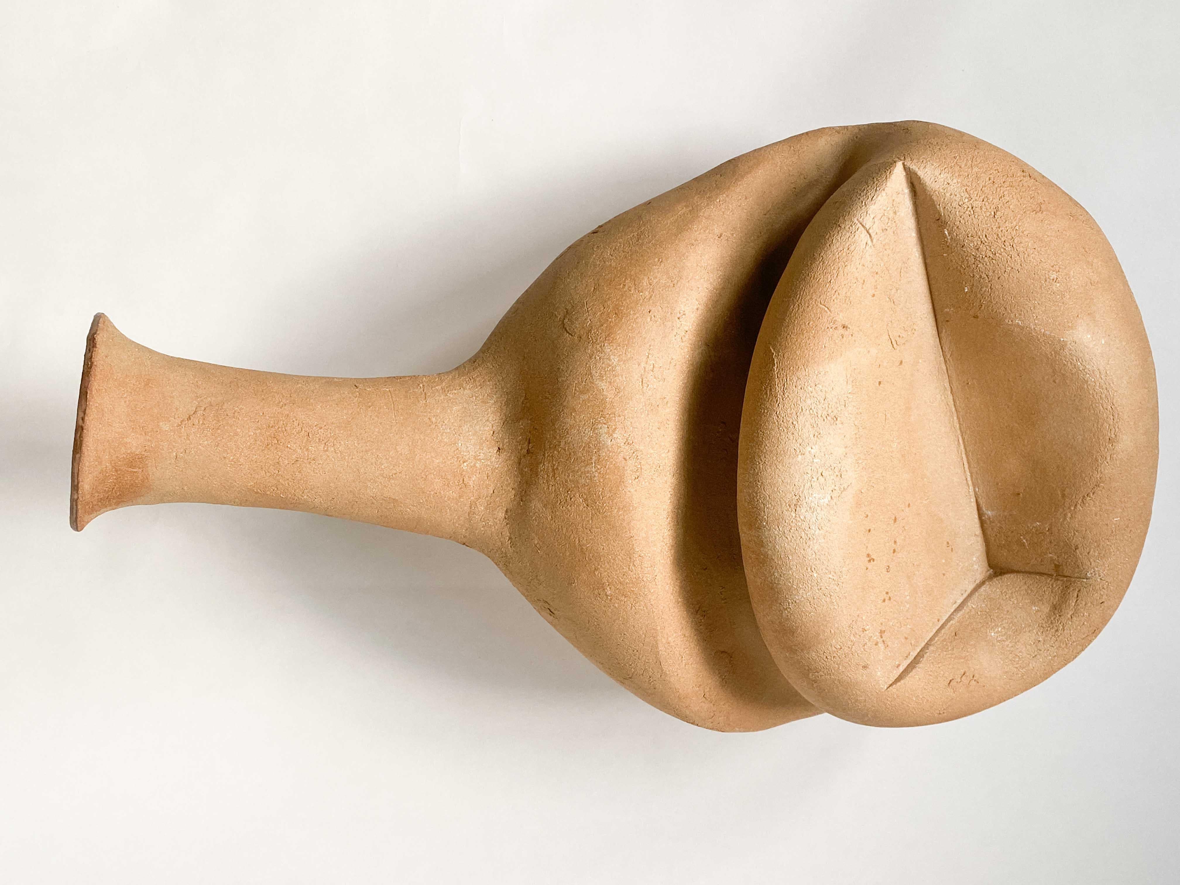 On The Edge I Decorative Ceramic Vase by Lillian Tørlen In New Condition For Sale In Geneve, CH