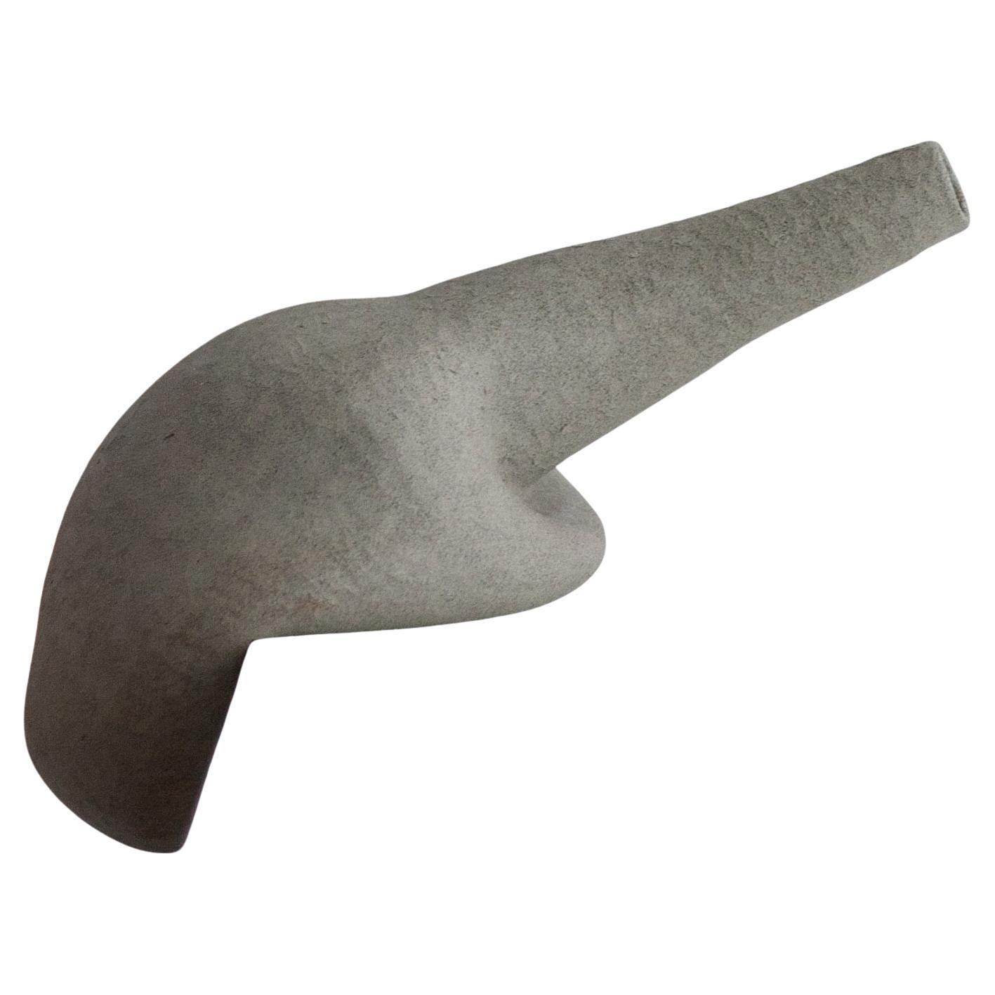 En el borde de la media pared II Jarrón decorativo de cerámica de Lillian Tørlen