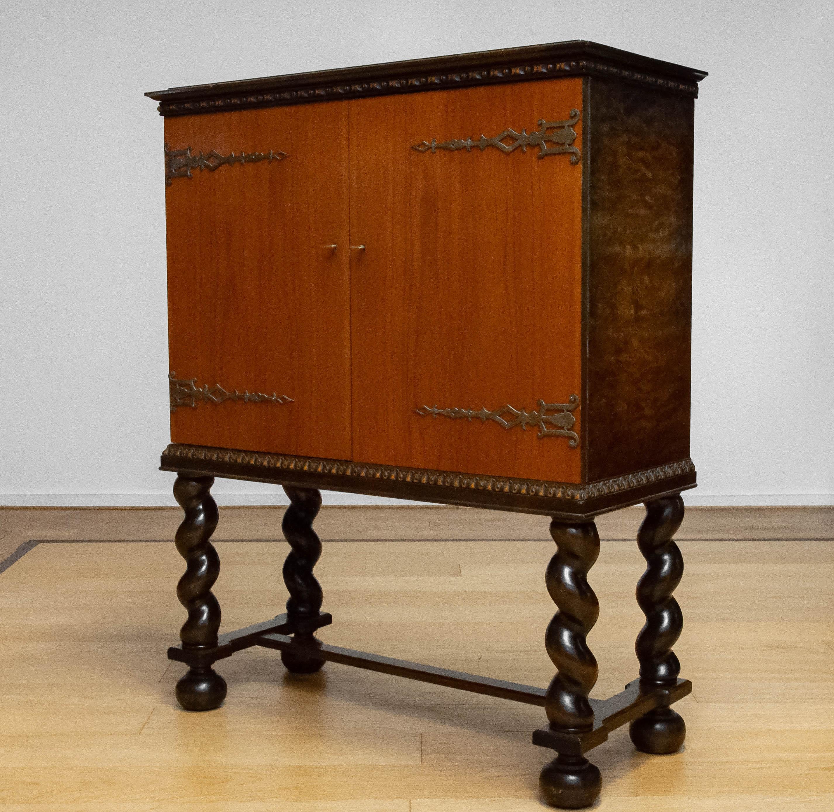 Dry-bar / Cabinet In The Style Of Axel Einar Hjorth For Nordiska Sweden 1940s For Sale 3