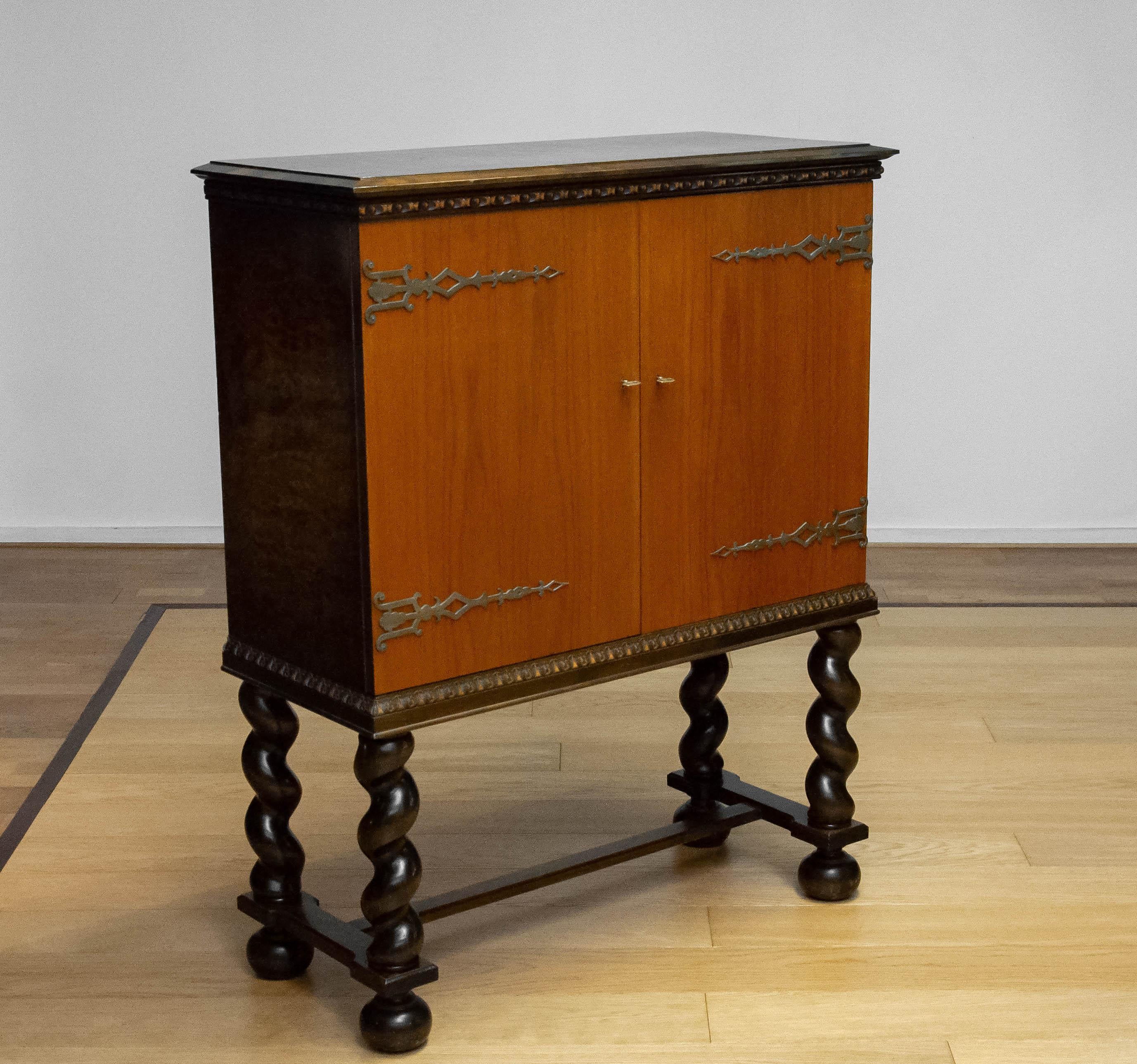 Dry-bar / Cabinet In The Style Of Axel Einar Hjorth For Nordiska Sweden 1940s For Sale 1