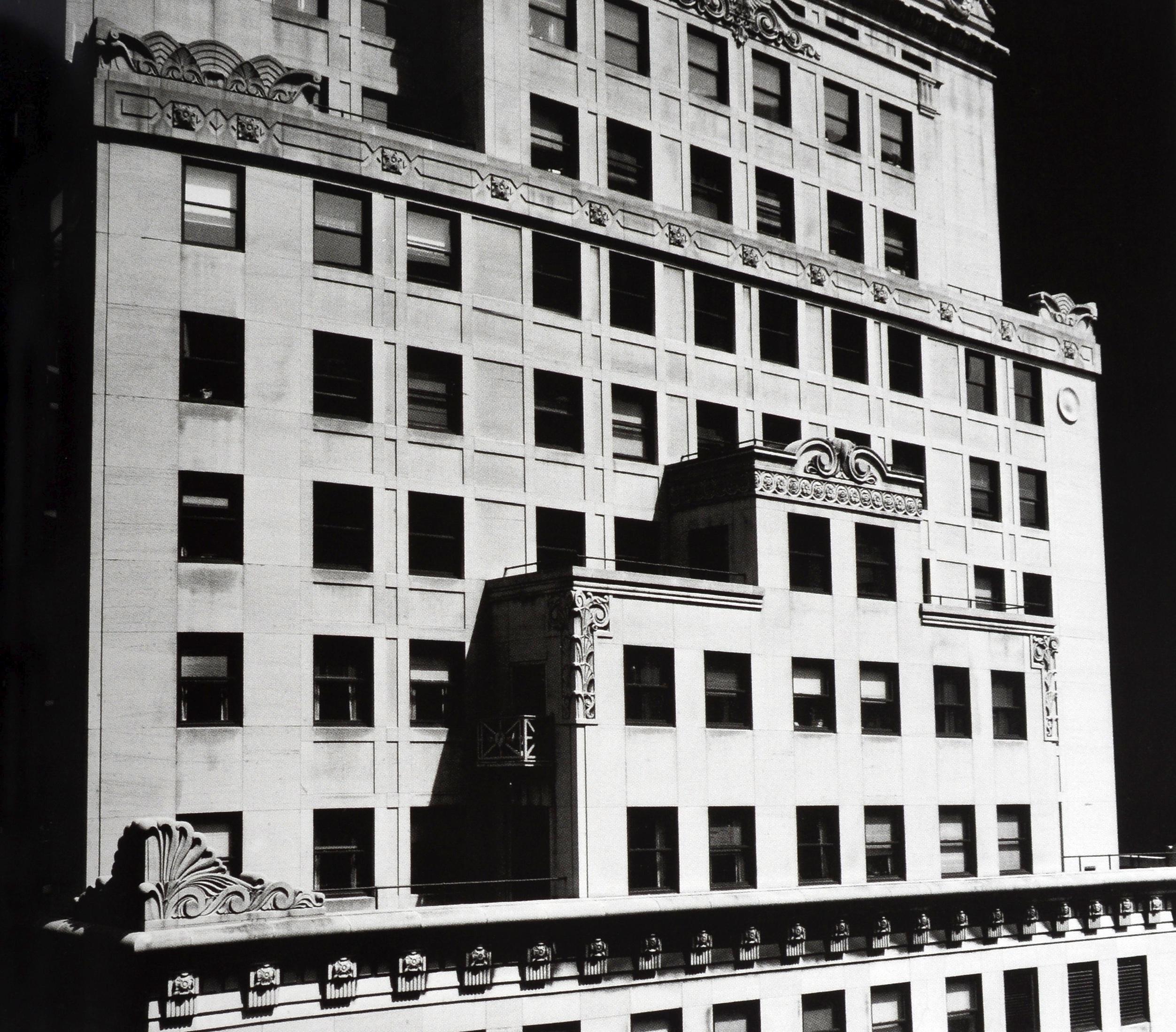 On Wall Street: Architectural Photographs of Lower Manhattan, 1980-2000. 1st Ed For Sale 9