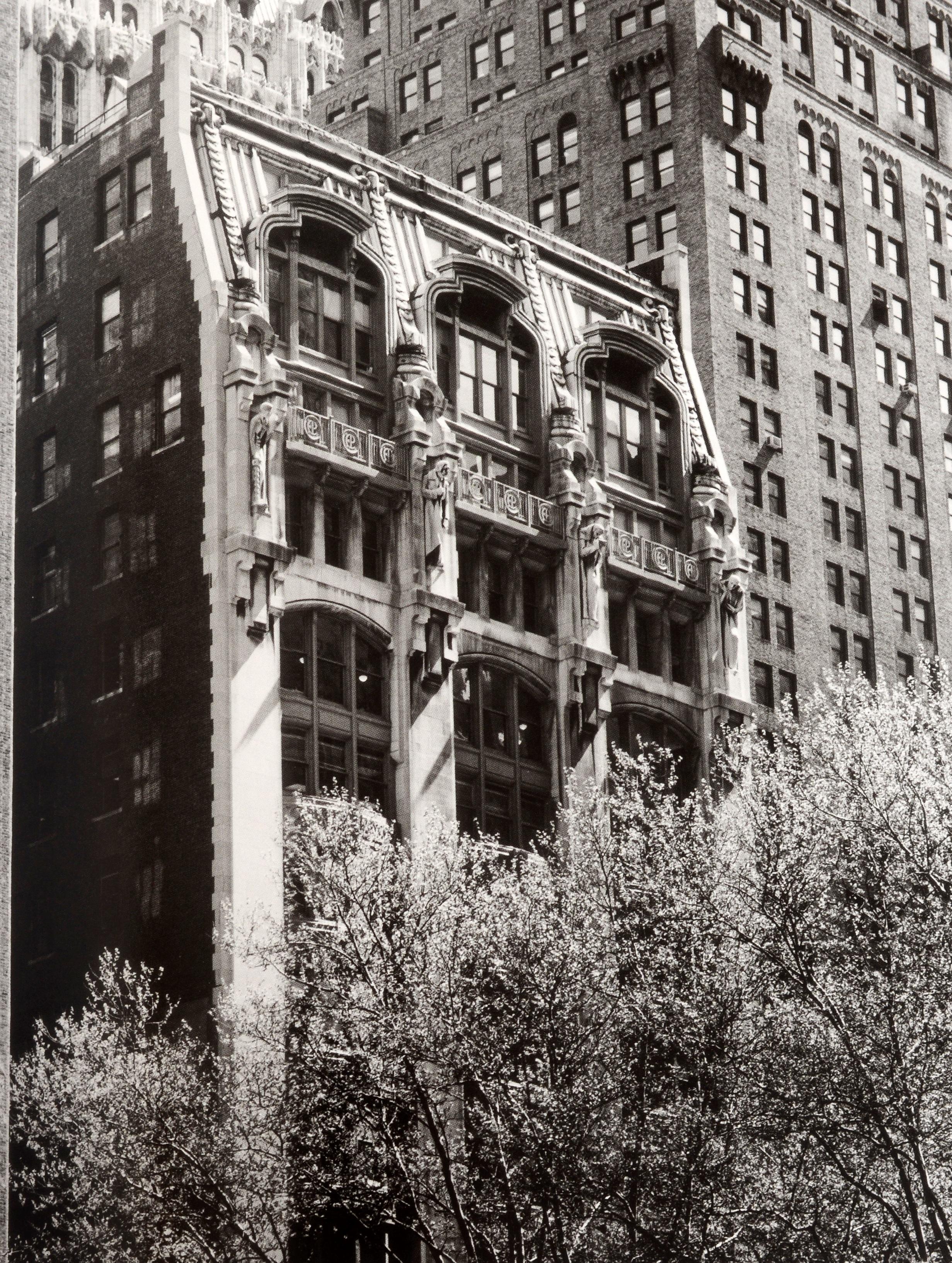 On Wall Street: Architectural Photographs of Lower Manhattan, 1980-2000. 1st Ed For Sale 12