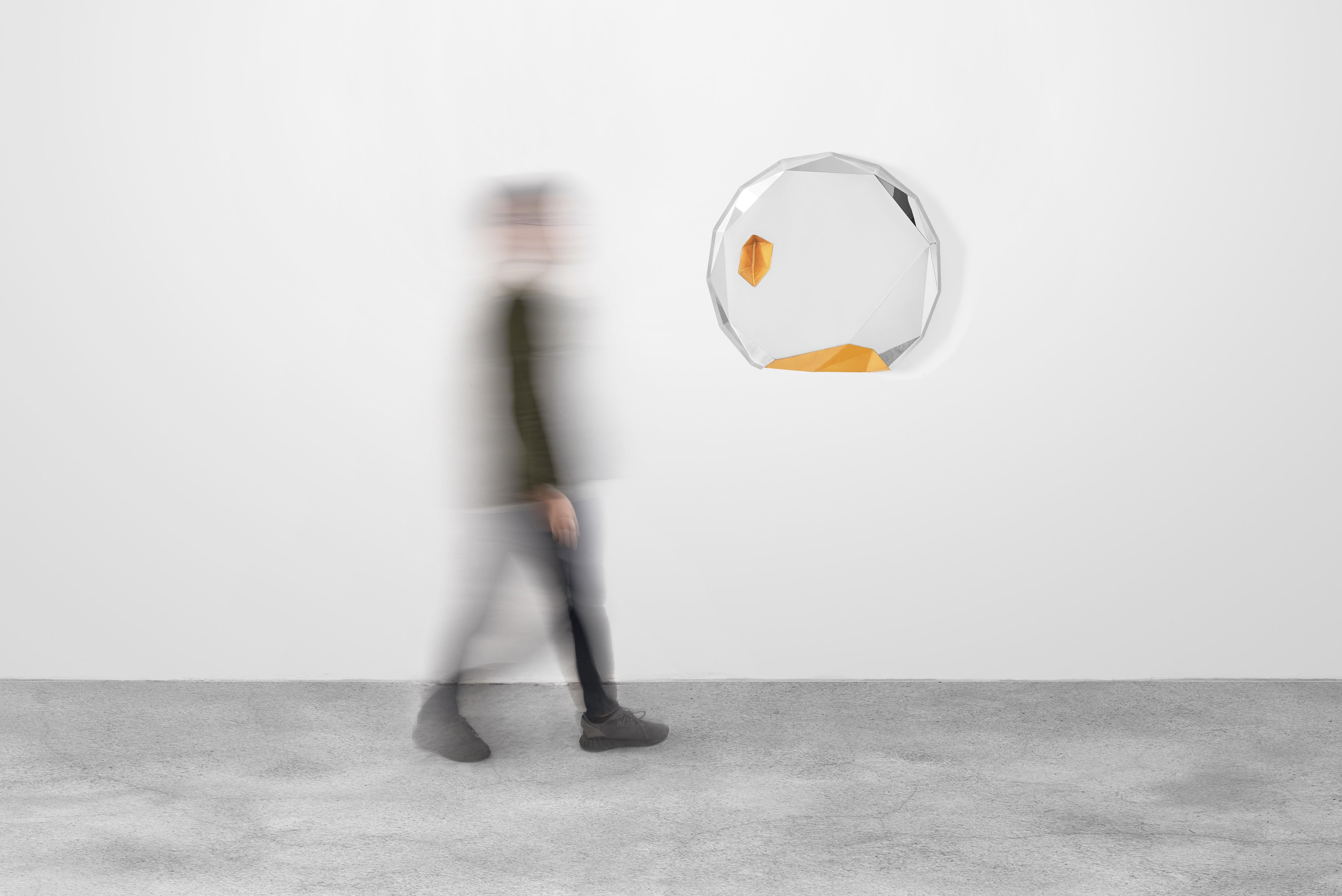 Le dimensioni e i colori sono personalizzabili su richiesta, i tempi di consegna sono di 30-60 giorni. Effettuiamo spedizioni internazionali.

Attraverso l'Atelier Mark Sturkenboom, ha formulato un fluido a base minerale che, attraverso un