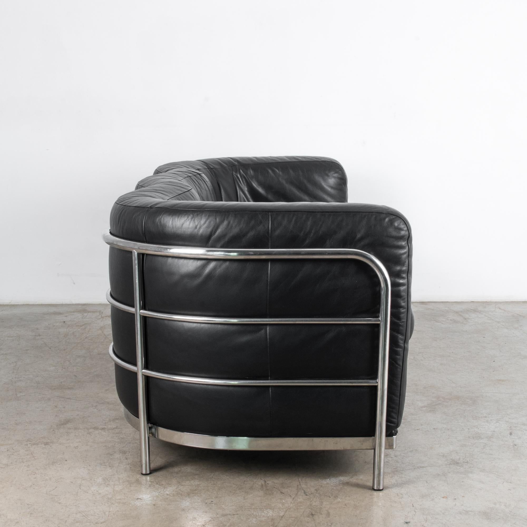 Italian Onda 1030 Black Leather Sofa by Paolo Lomazzi