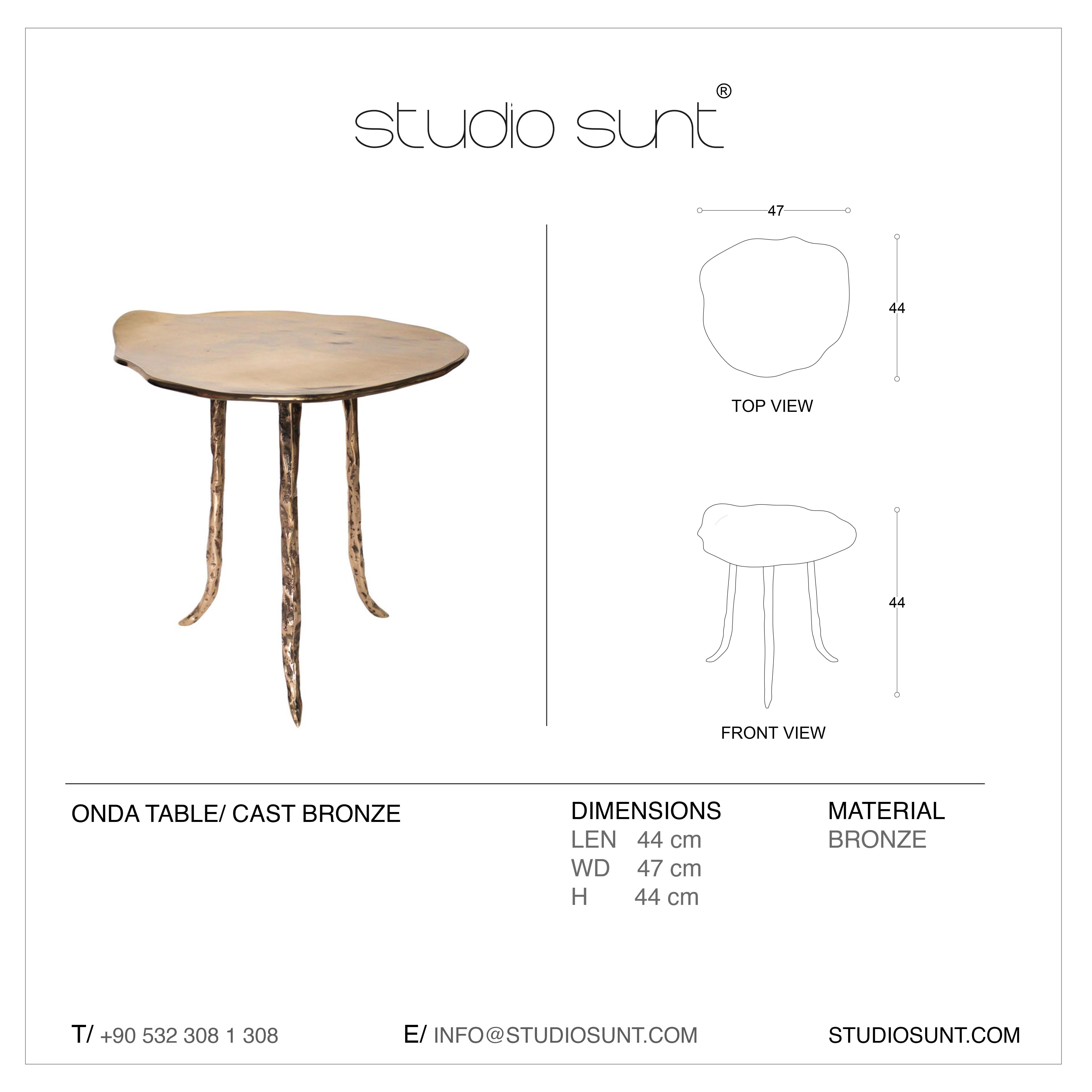 Onda Cast Bronze Low Side Table by Studio Sunt For Sale 10