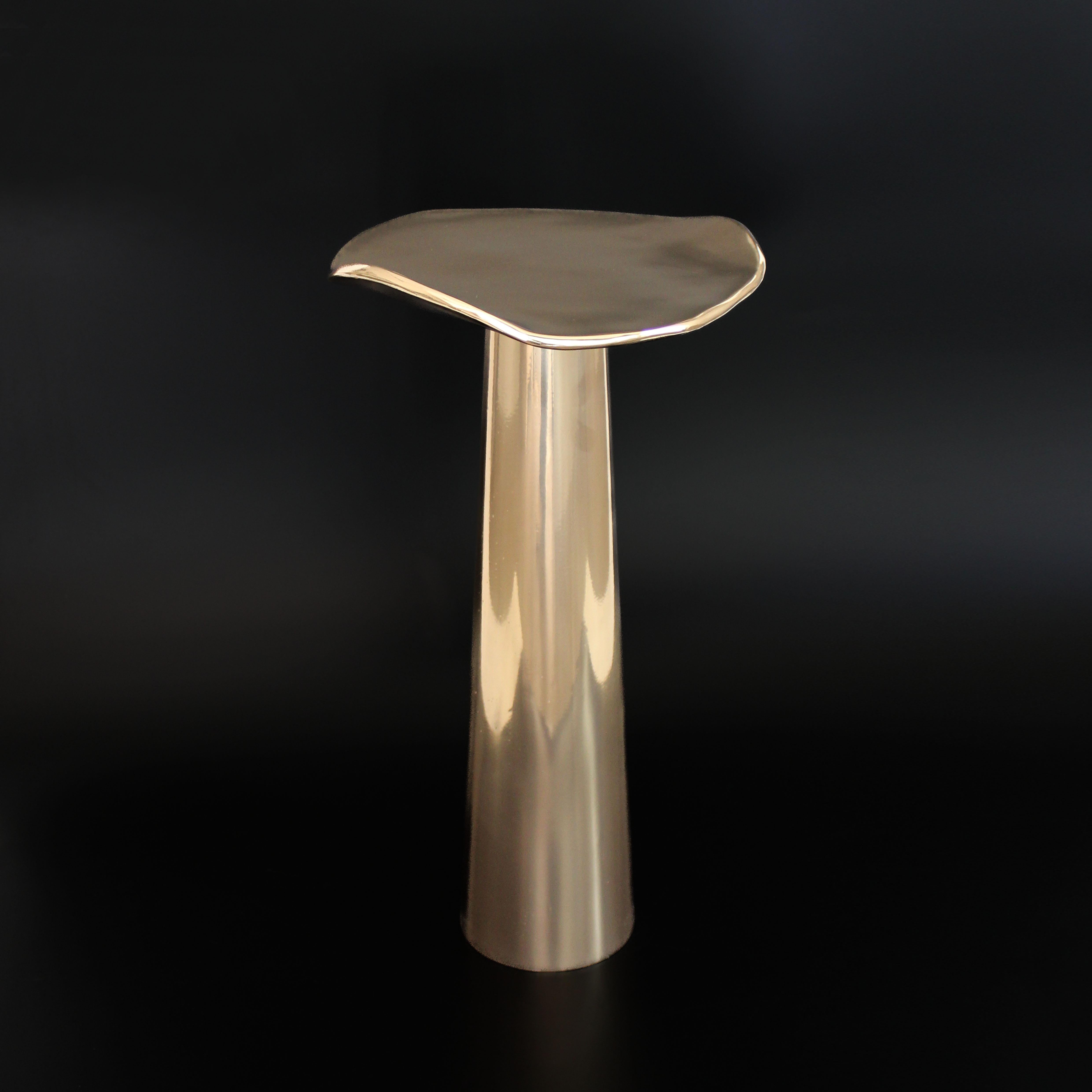 Onda, Kegel-Beistelltisch aus Bronzeguss von Studio Sunt im Angebot 6