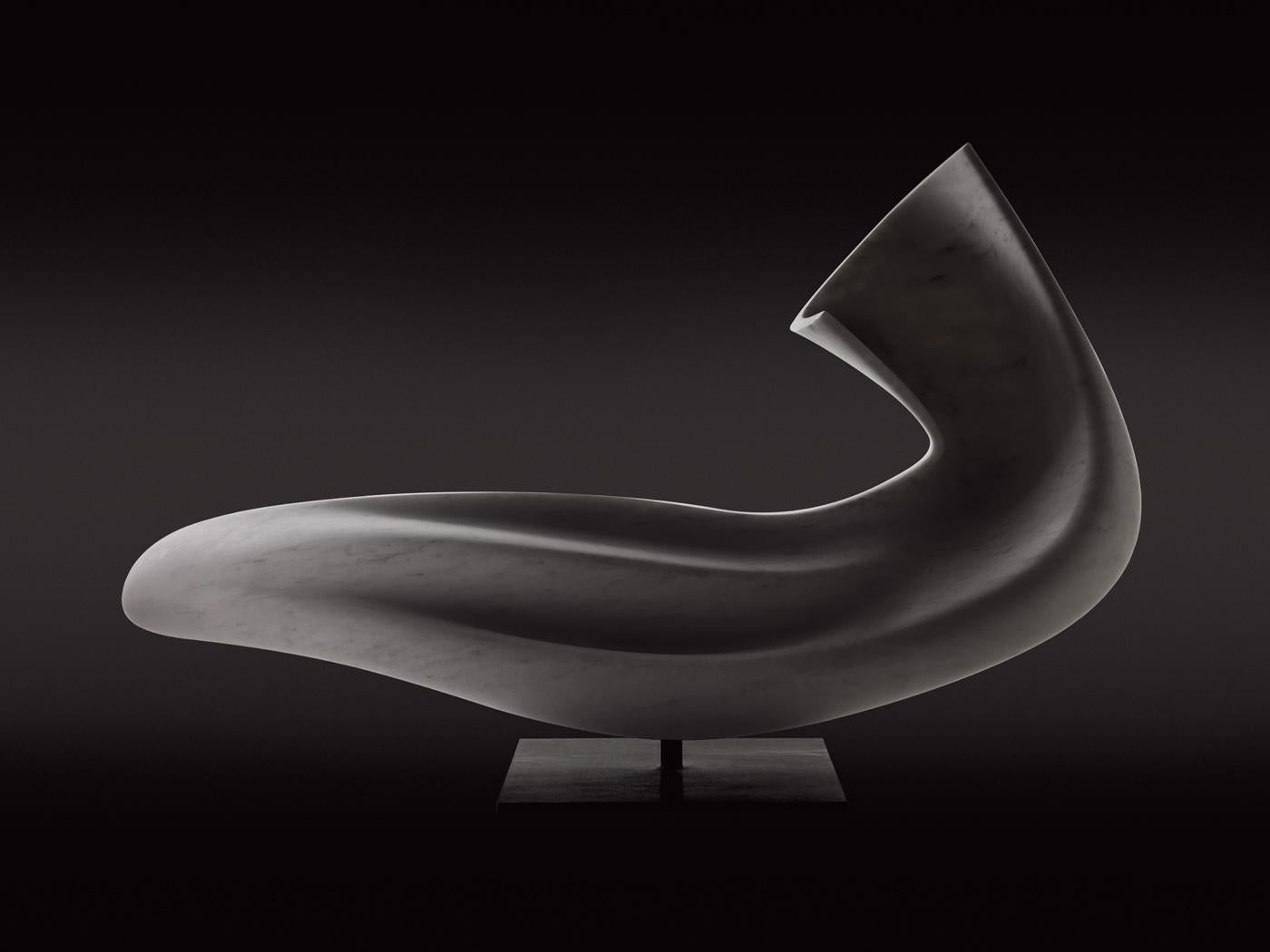Sculpture féminine Onda de Kreoo 
Conçu par Tobia Berti
Dimensions : D 32 x L 190 x H 38 cm.
MATERIAL : Marbre Bianco de Re.

Disponible en différentes options de marbre. Veuillez nous contacter.

Kreoo : la nouvelle expérience du marbre
Kreoo