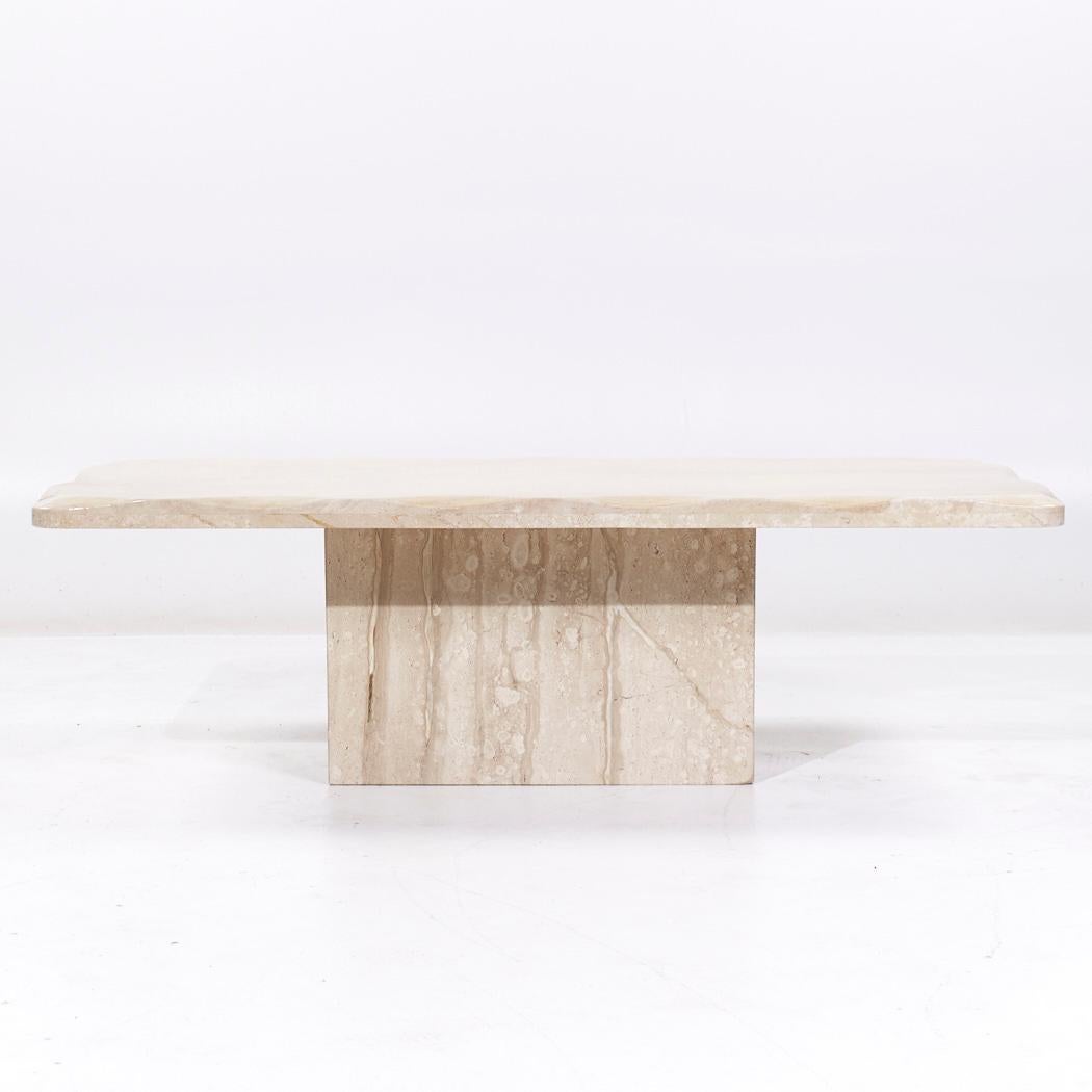 Table basse en marbre biseauté Onda Mid Century

Cette table basse mesure : 55 de large x 27.5 de profond x 16.75 de haut

Tous les meubles peuvent être achetés dans ce que nous appelons un état vintage restauré. Cela signifie que la pièce est