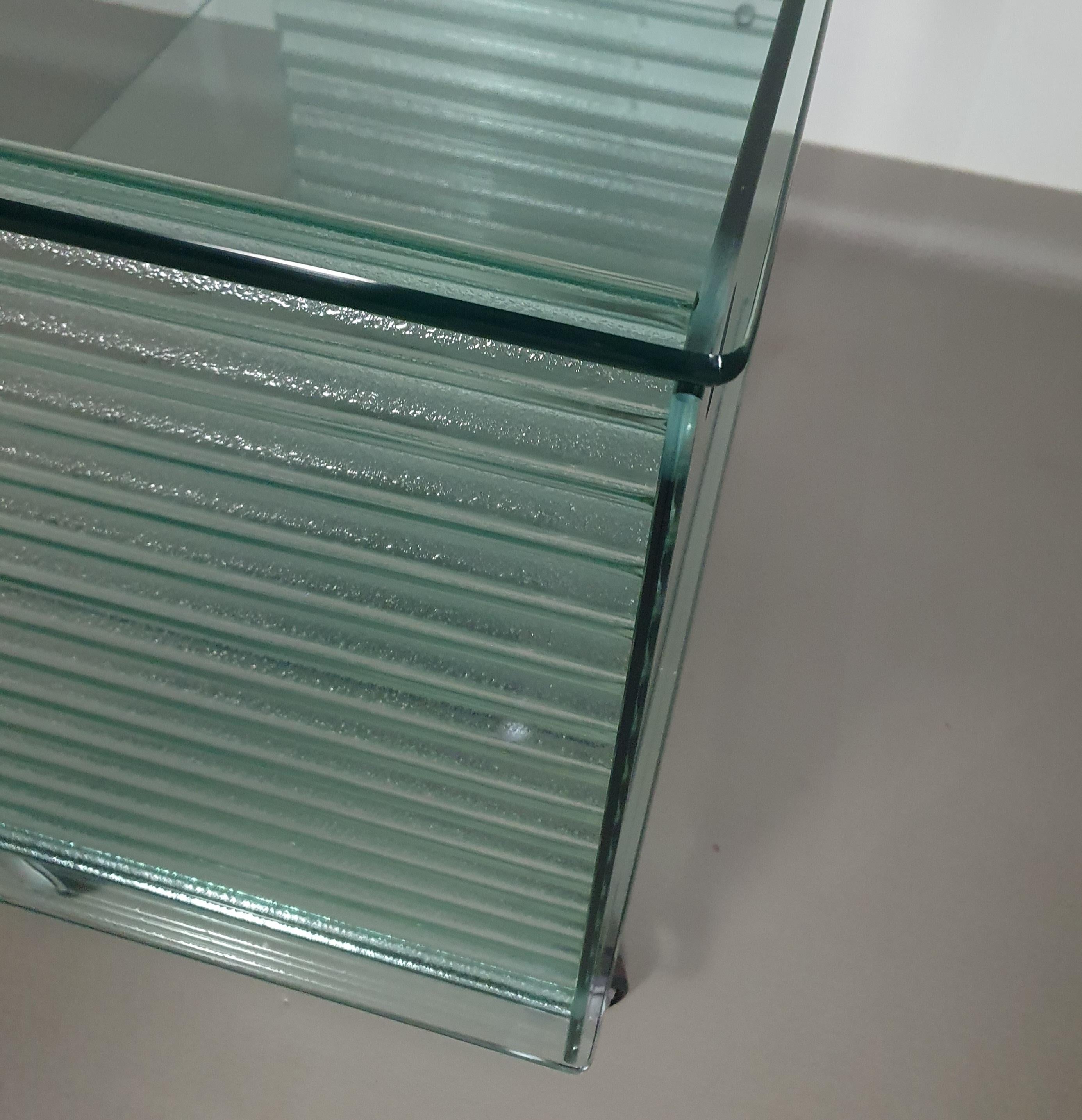 Glas-Medienschrank der Serie Onda von Ron Arad für FIAM, Italien, 1980 (Stein) im Angebot