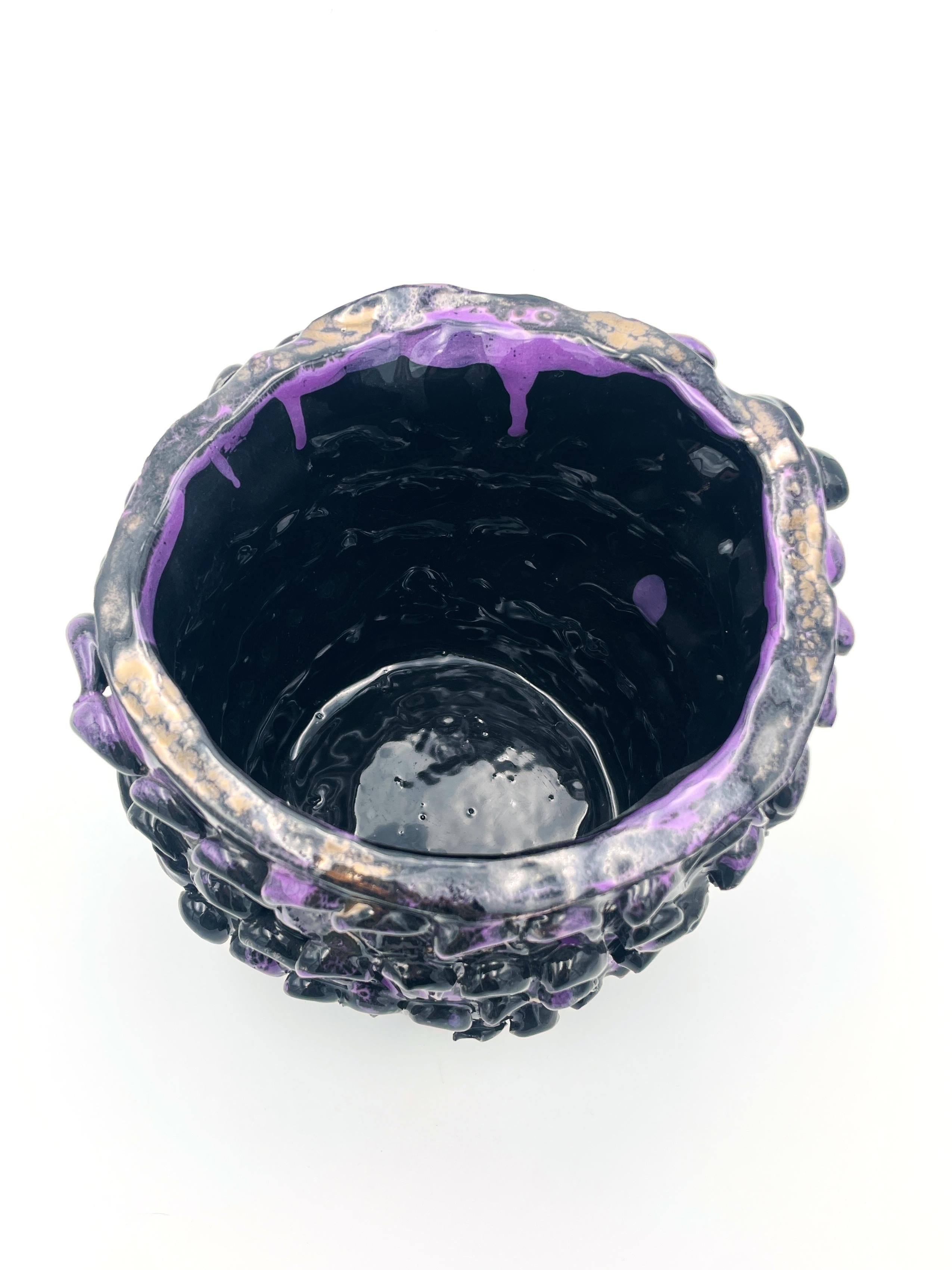 Ceramic Onda Vase, Metallic Purple and Black 01 For Sale