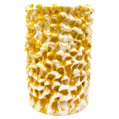 Onda-Vase, klein, Sonnenblumengelb und mattweiß 01