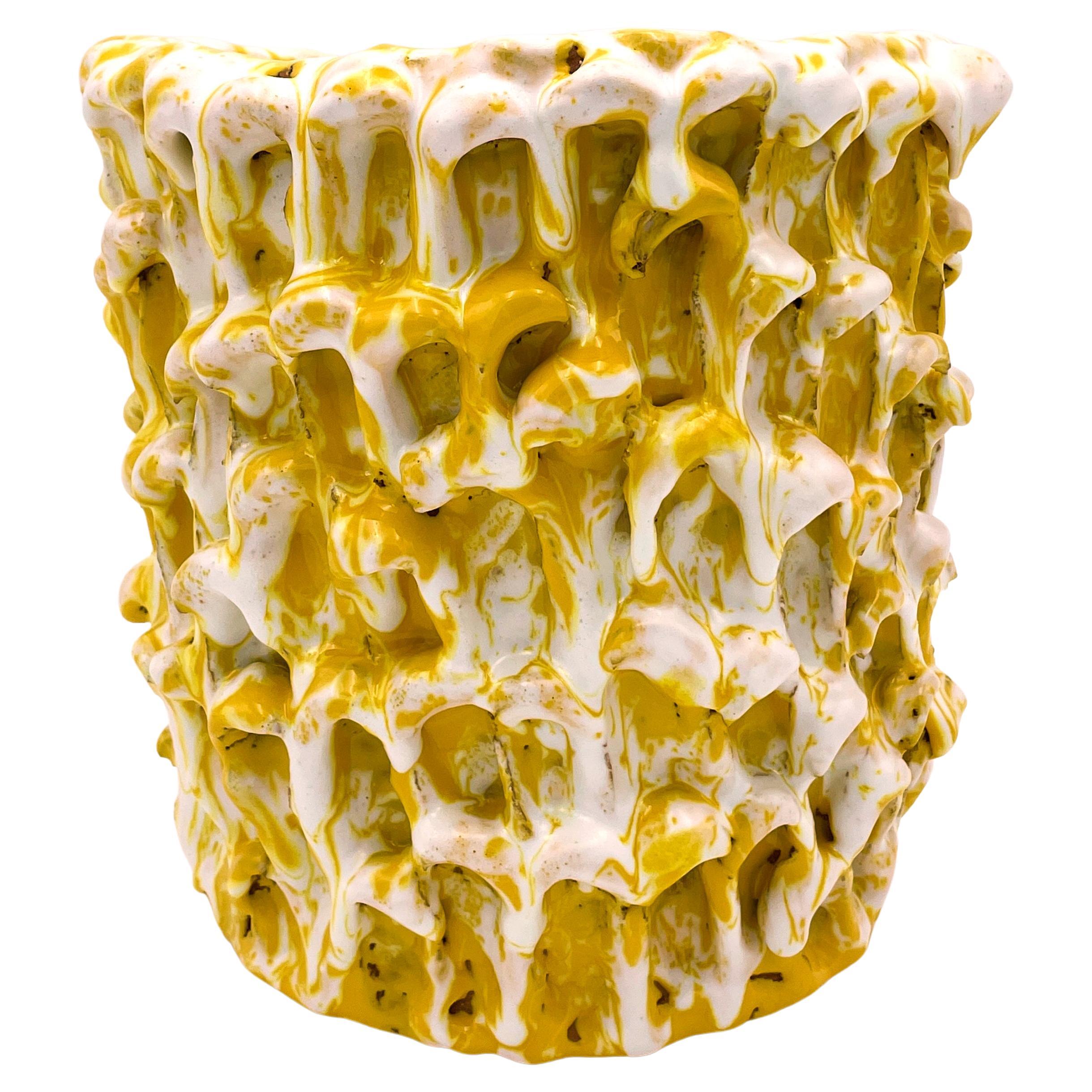 Onda Vase, Sunflower Yellow and Matte White 01