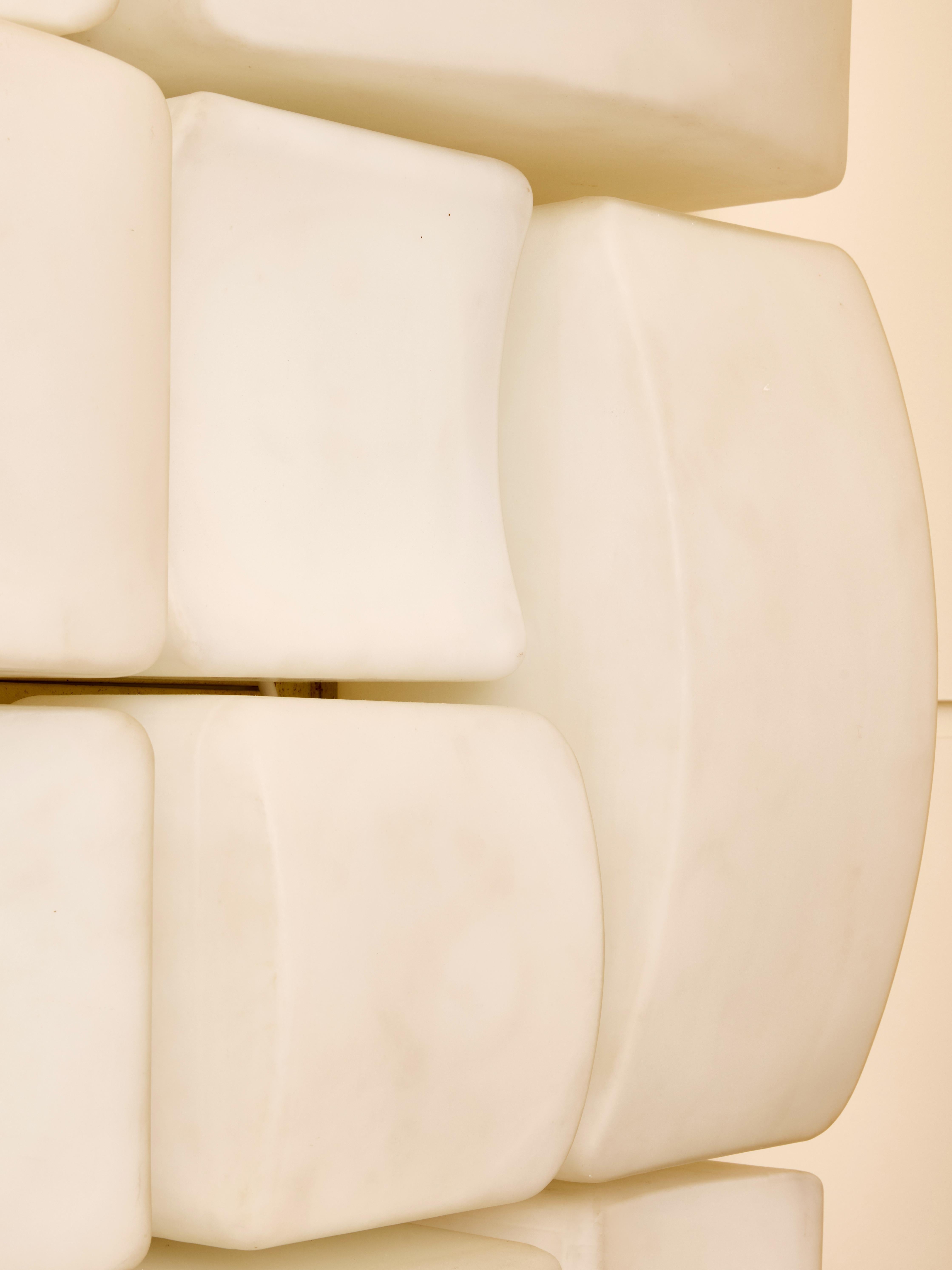 Onda wall sconces by Claude Salocchi in Metal and Opaline Glass For Sale 1