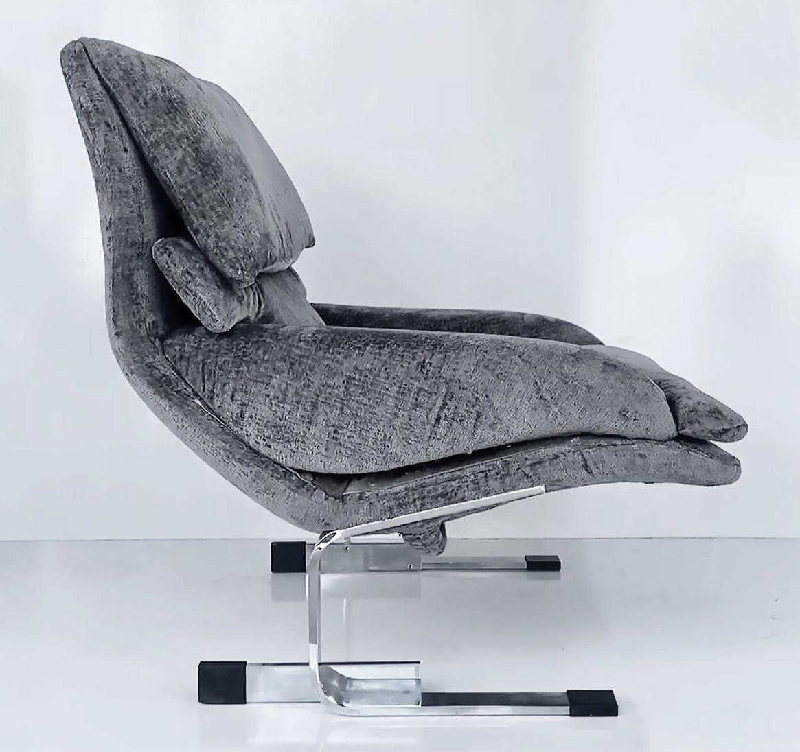 Onda Wave Chair and Ottoman Giovanni Offredi for Saporiti Attributed, 1970s  In Good Condition For Sale In Miami, FL