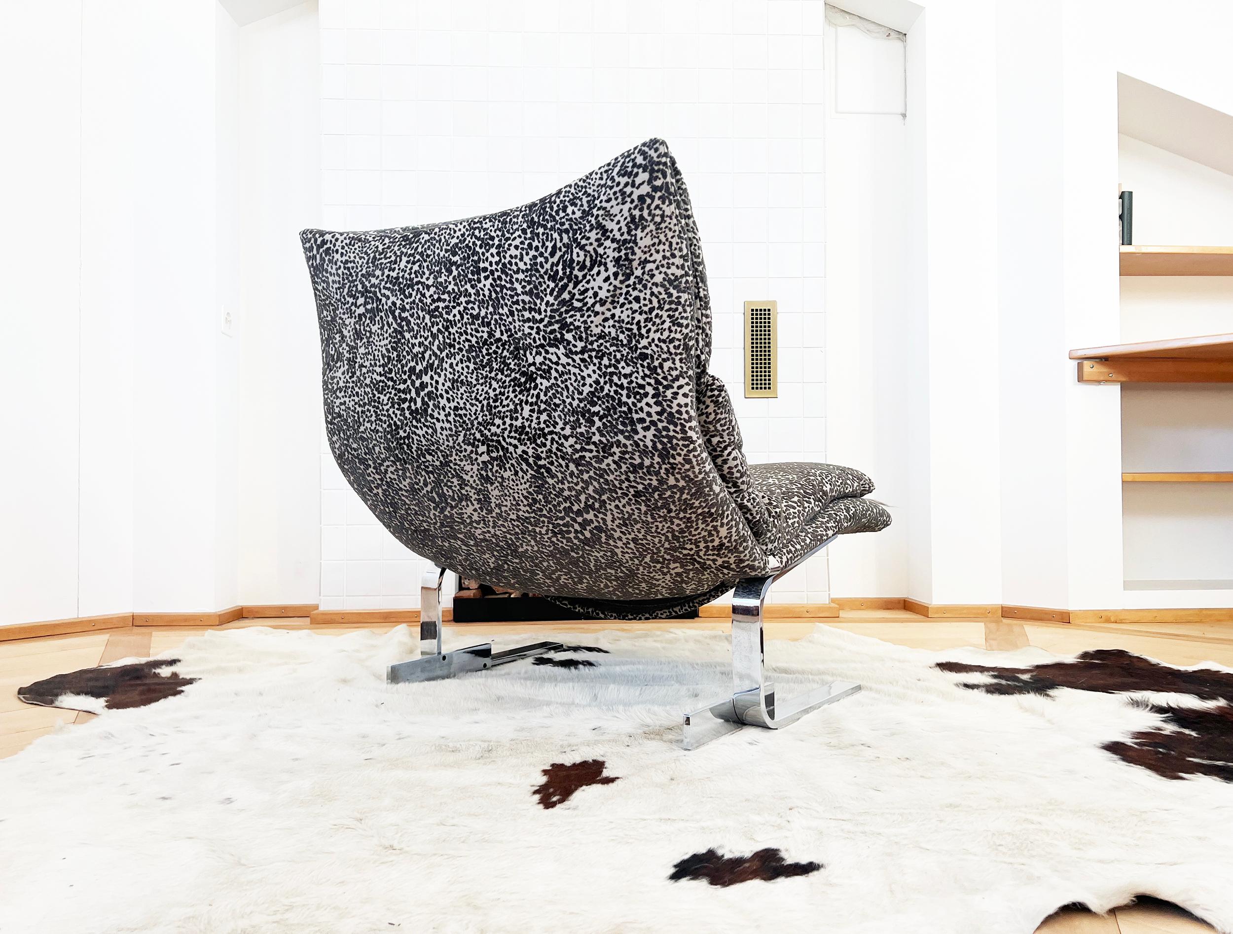 Post-Modern Onda Wave Lounge Chair by Giovanni Offredi for Saporiti