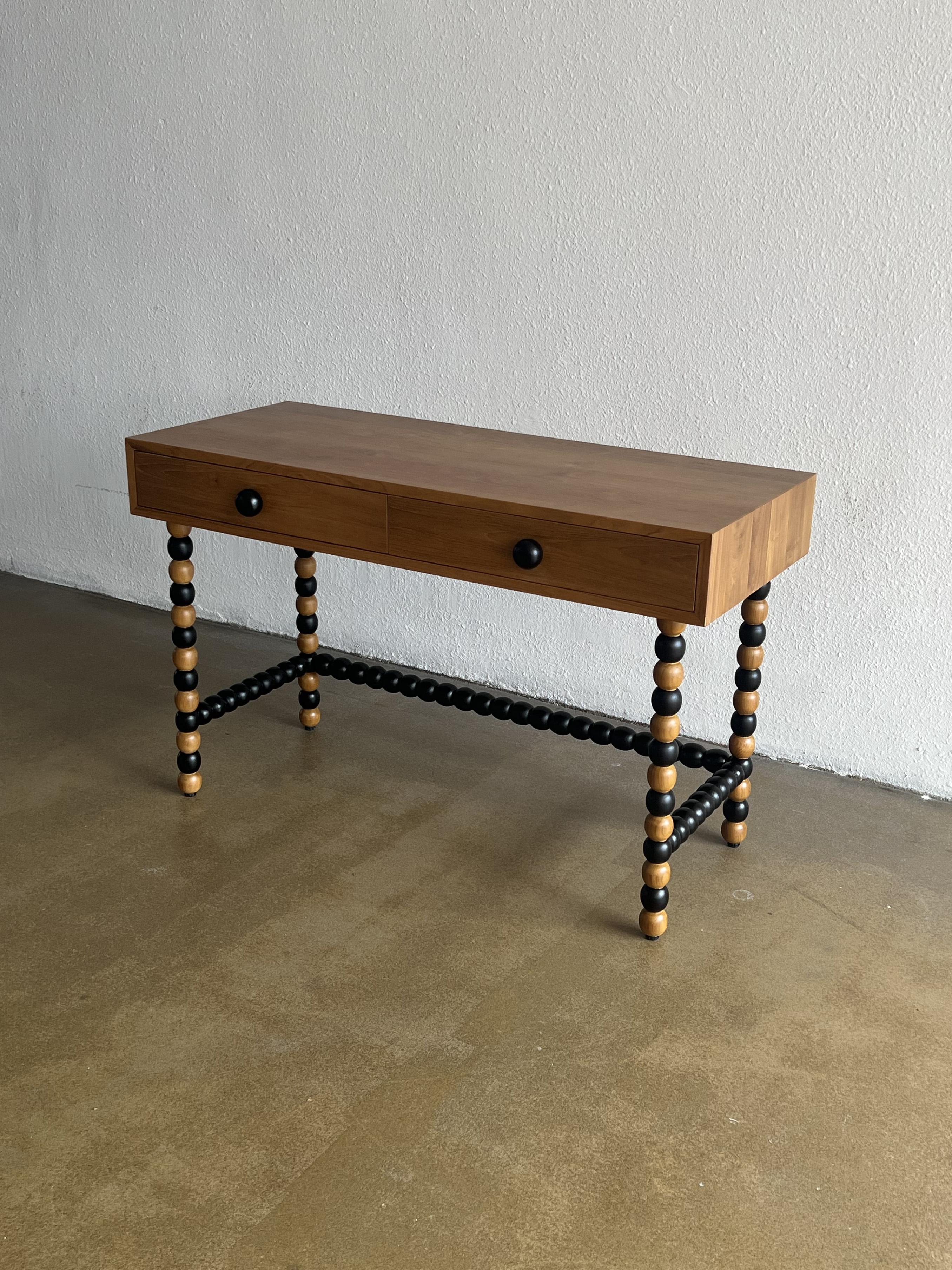 Scrivania Onde in teak massiccio In condizioni Nuovo in vendita a Singapore, SG