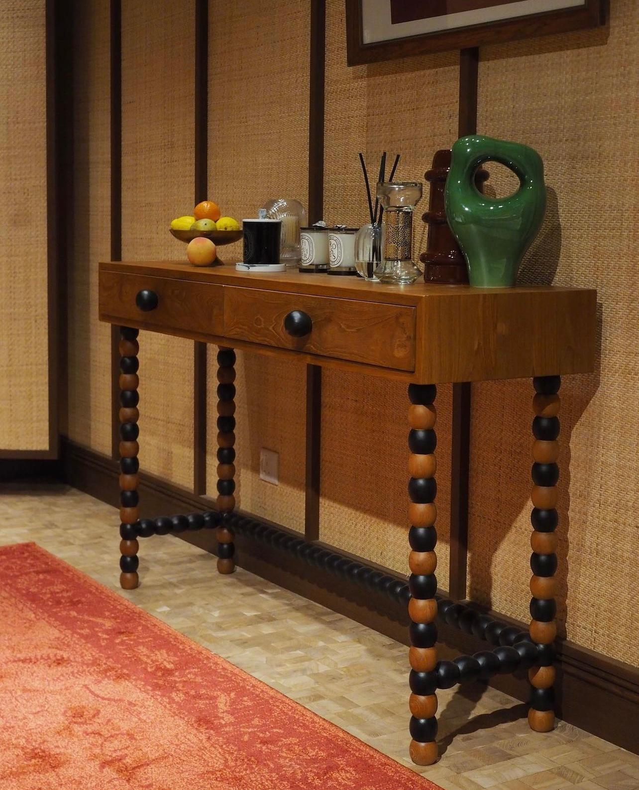 Singapourien Table Onde de Studio Kallang en vente