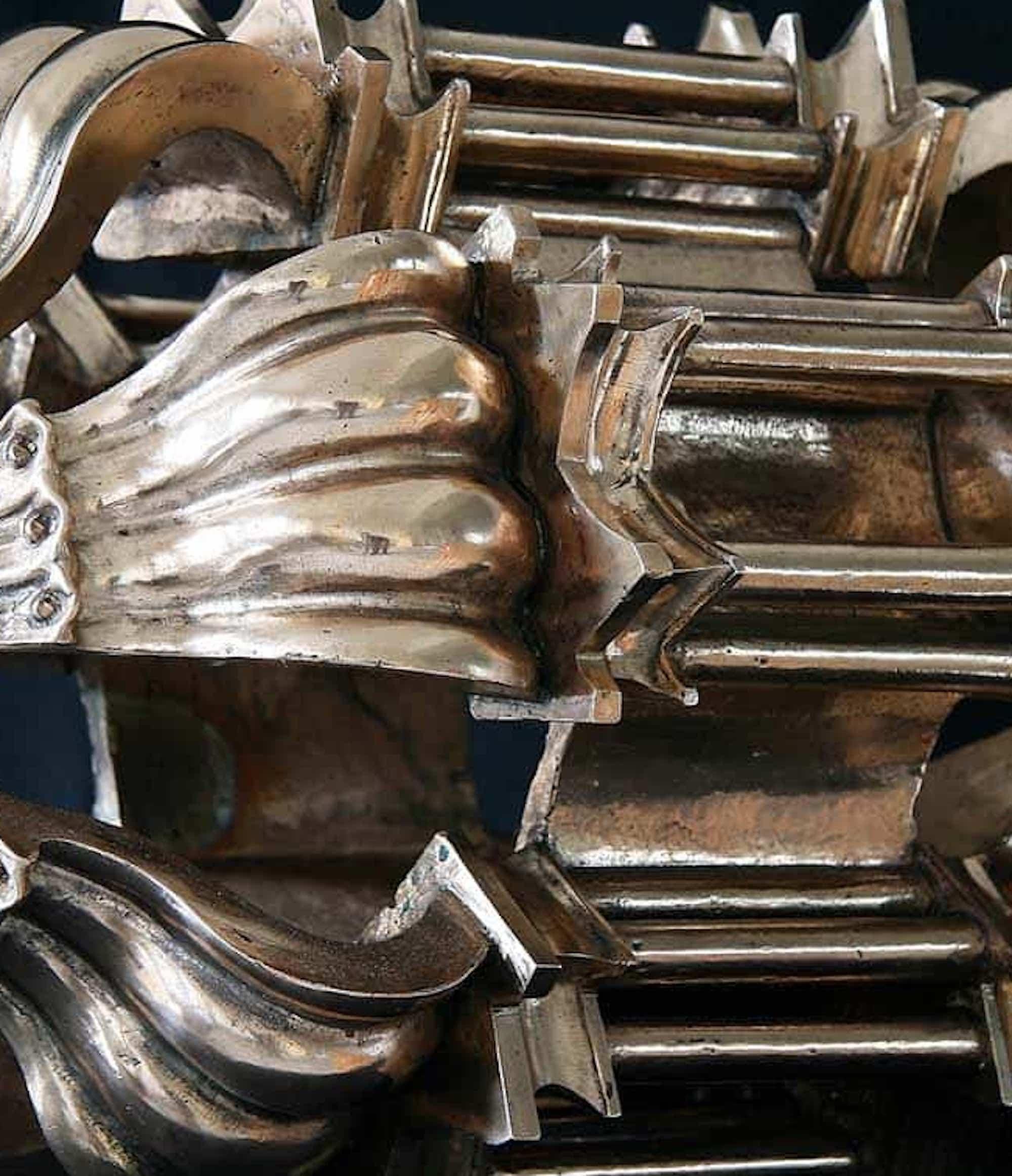 Barok by Ondřej Oliva - Sculpture figurative en bronze, forme mystérieuse, dorée en vente 4