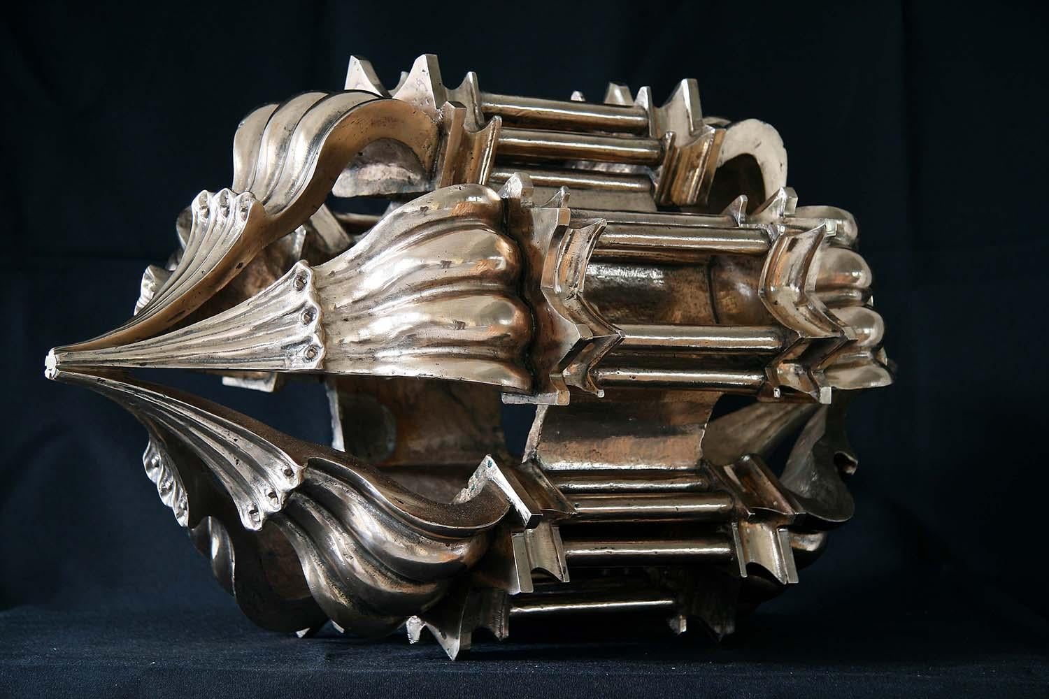 Barok es una escultura de bronce del escultor checo contemporáneo Ondřej Oliva, de dimensiones 35 × 60 × 35 cm.
Esta obra de arte es una pieza única y se entrega con un certificado de autenticidad firmado por el artista. 

La obra original del