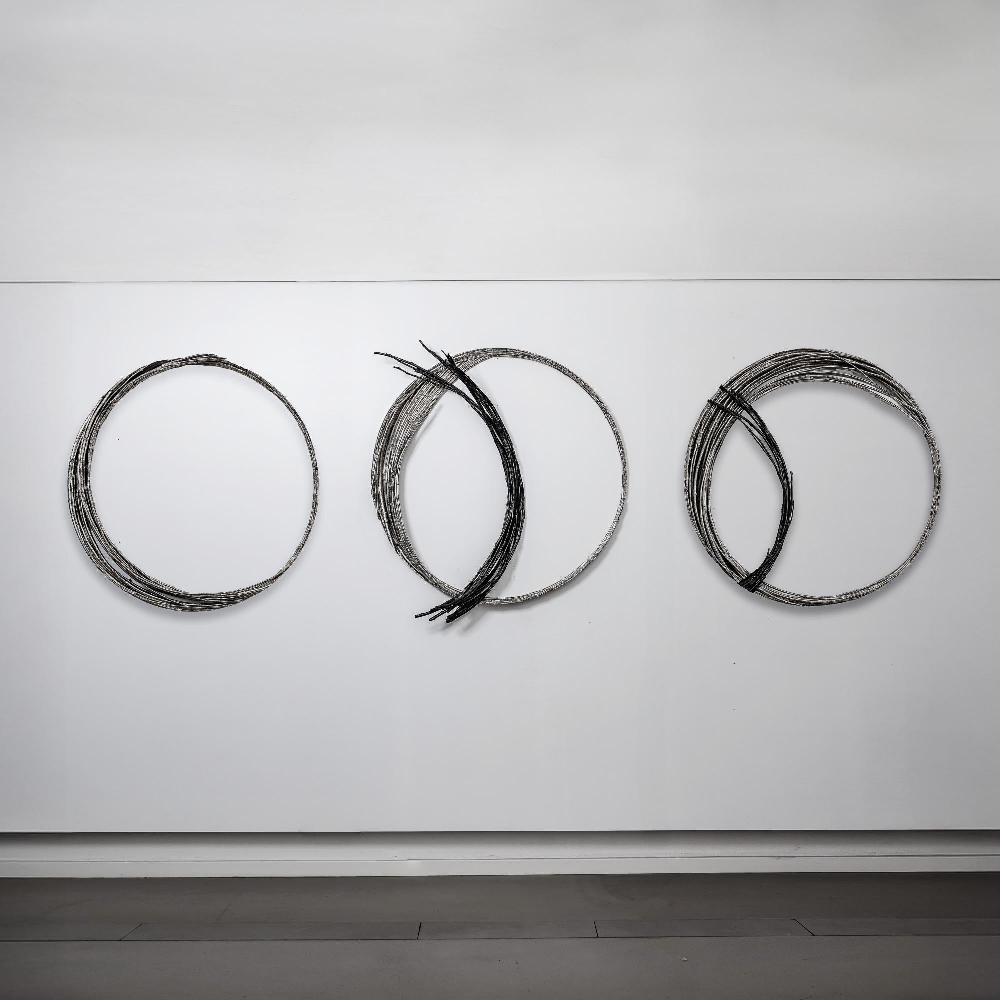 eternAL II by Ondřej Oliva - Large aluminium sculpture, contrasts, figurative For Sale 2