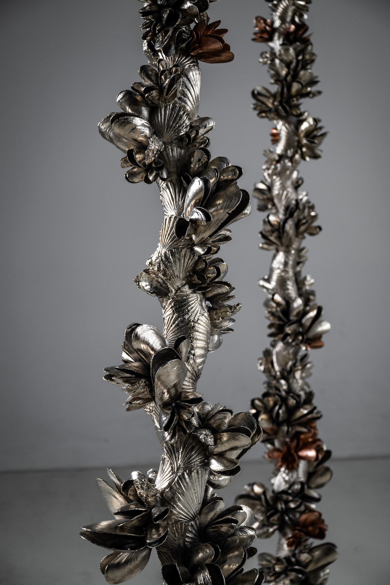 Instant Moules I by Ondřej Oliva - Large sculpture, column, totem, mollusc shell For Sale 14