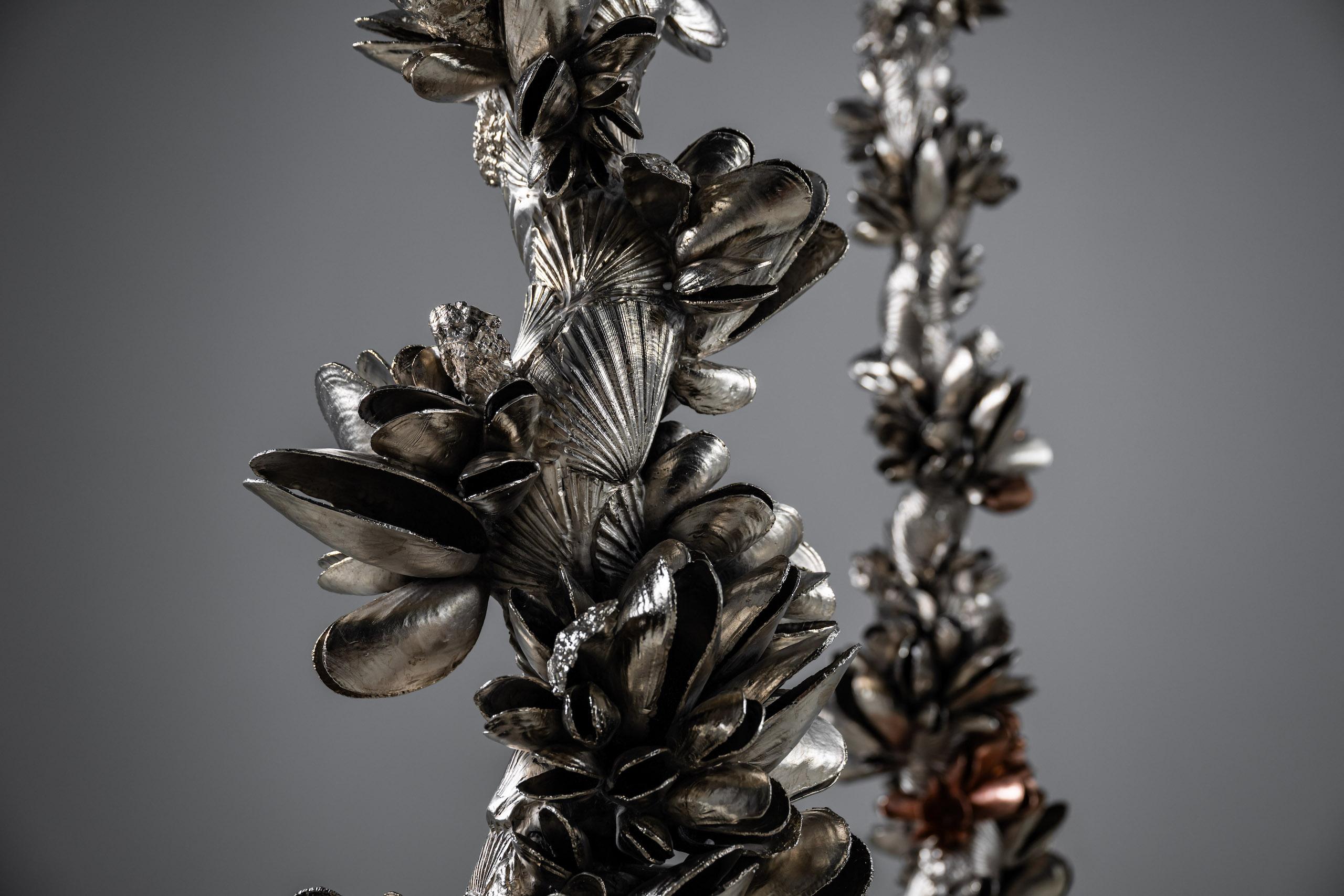 Instant Moules I by Ondřej Oliva - Large sculpture, column, totem, mollusc shell For Sale 15