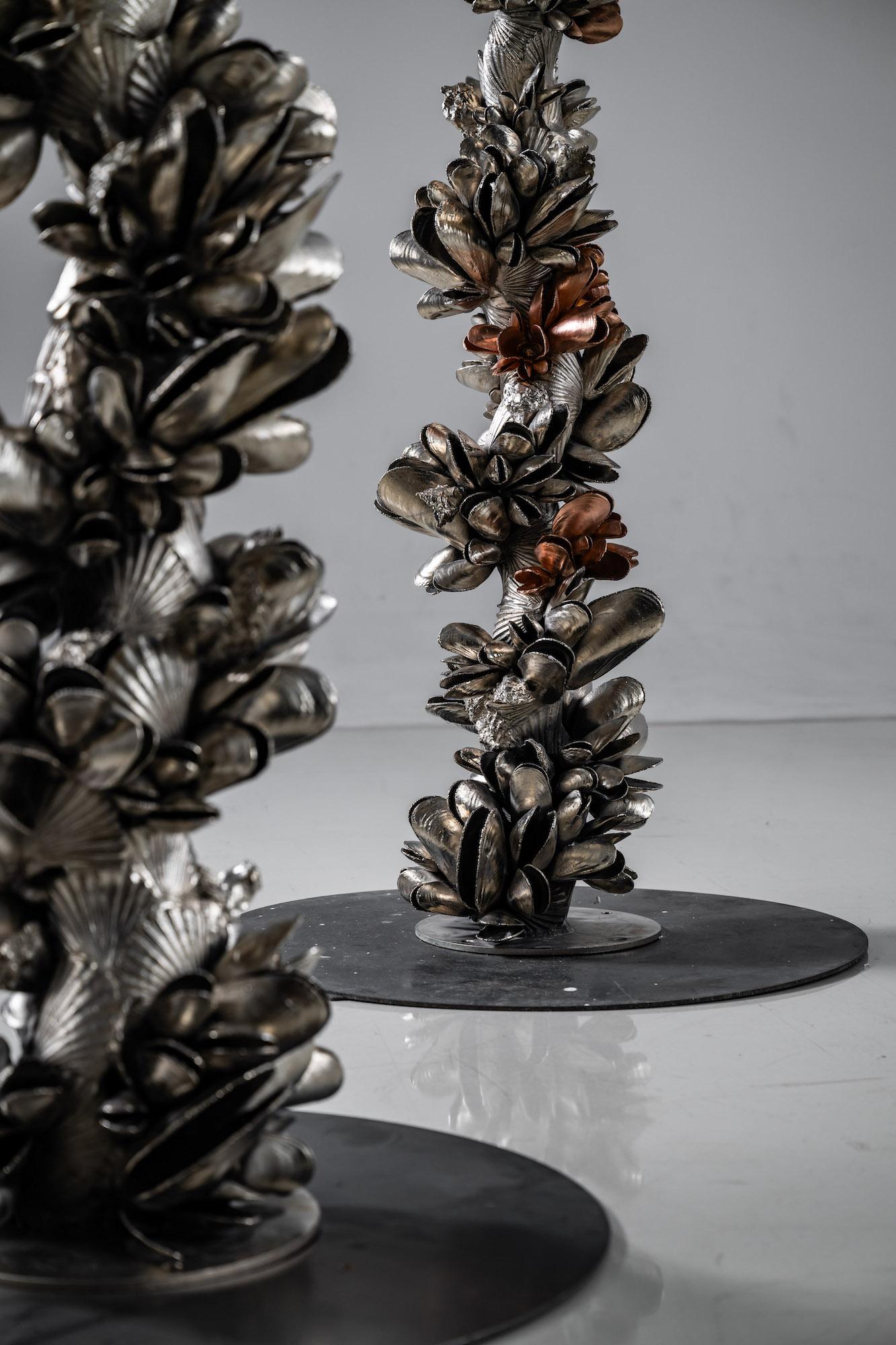 Instant Moules I by Ondřej Oliva - Large sculpture, column, totem, mollusc shell For Sale 16